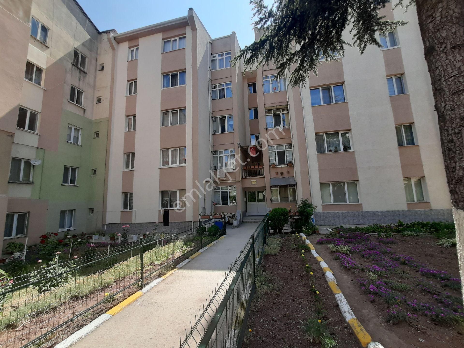 As Emlgöçmenevlerinde 5/5.kombili Satılıl 2+1
