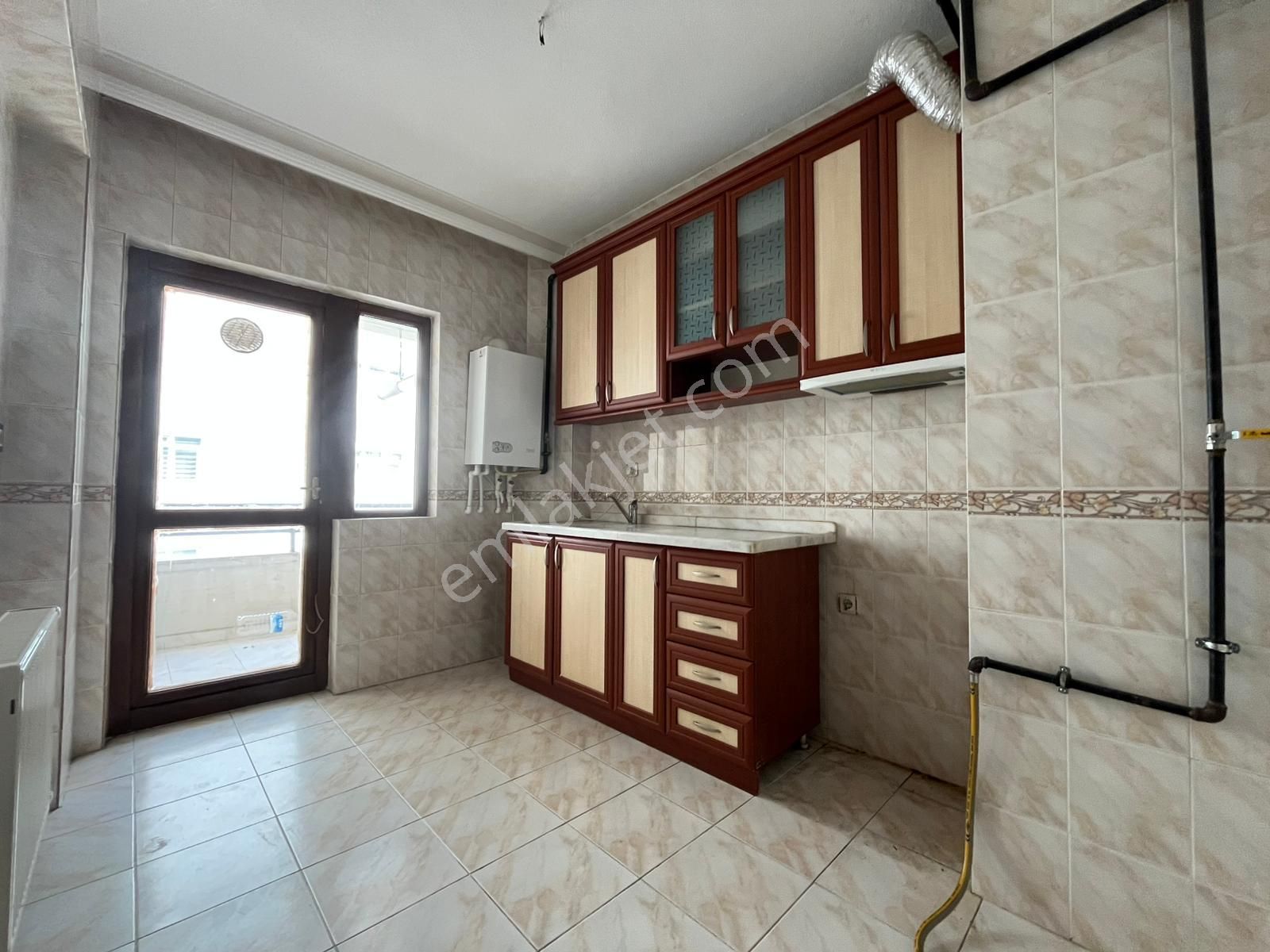 Nasip Emlak'tan Satılık 3+1 Salı Pazarı Yakını Masrafsız Uygun Fiyatlı Daire