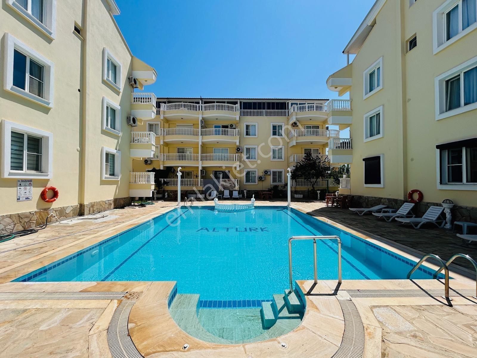 Didimde Satılık Denize Yakın-havuzlu Sitede 2+1 Eşyalı Daire