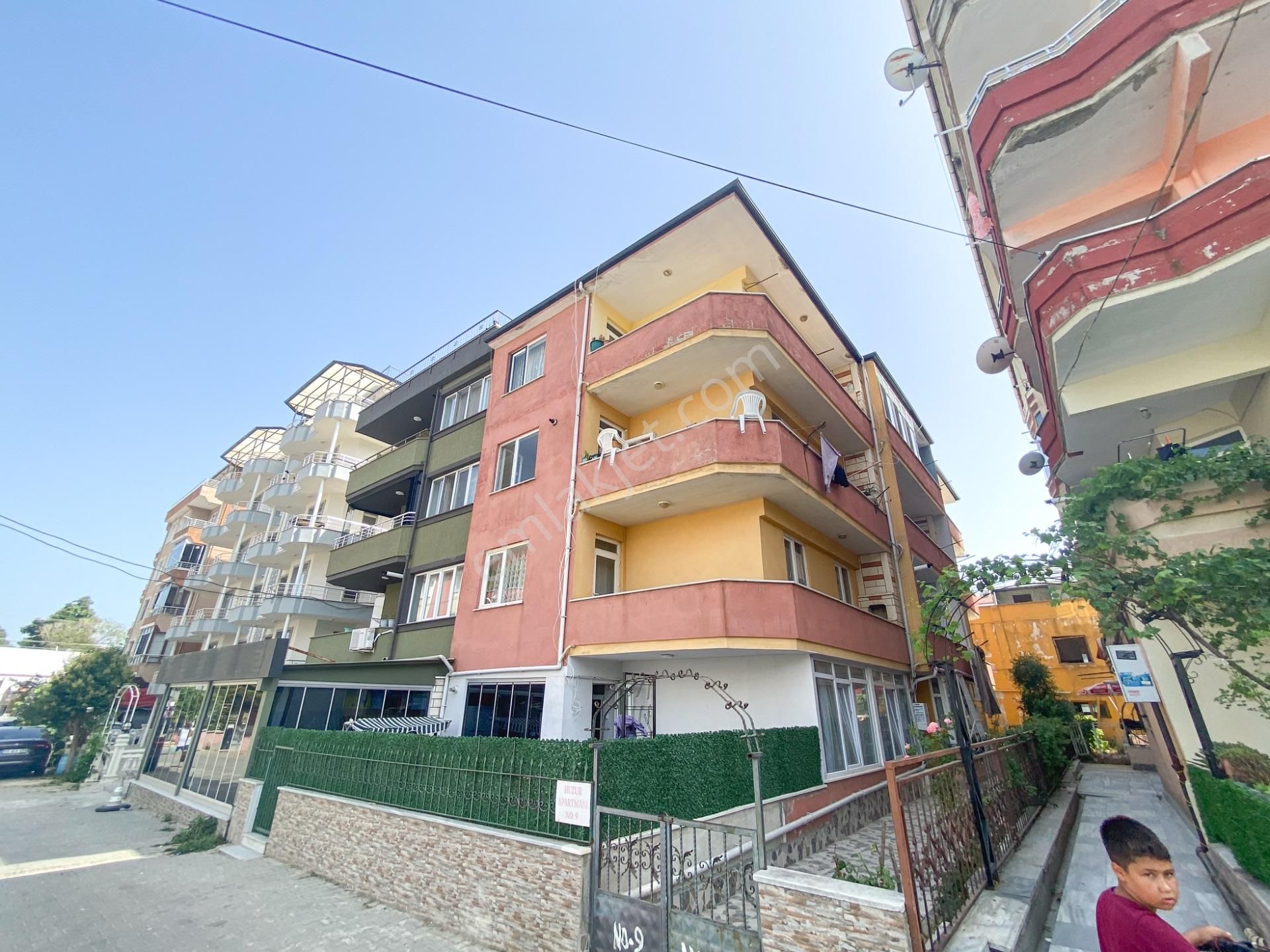 Kumbağ'da Merkezi Konumda Bahçeli Geniş 2+1 Satılık Daire