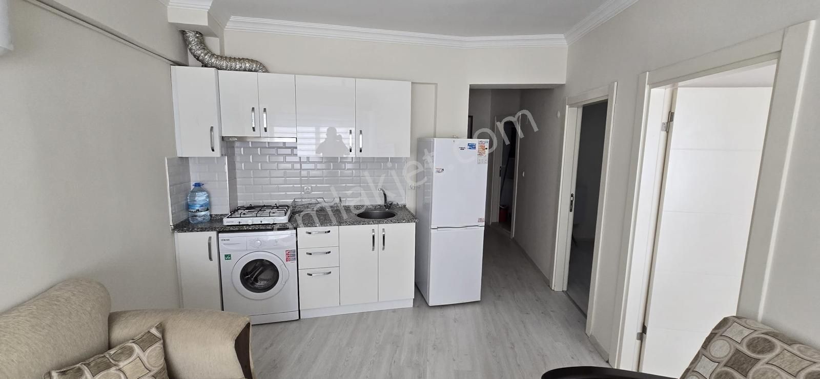 Cadde Üzeri 2+1 Eşyalı Kiralık Daire