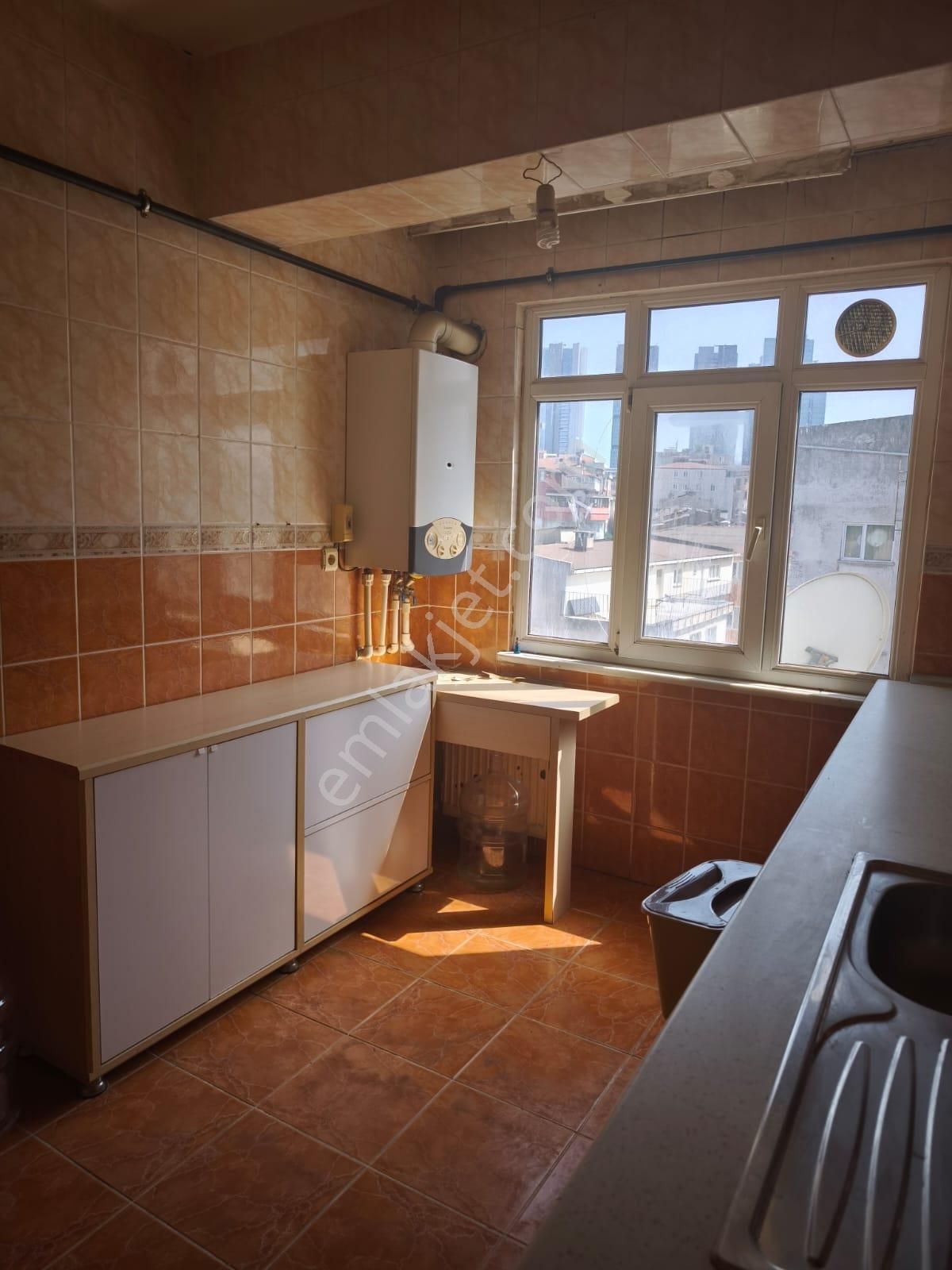 Gülbağ Da Metro Metrobüse 10dk Merkei Konumda Kiralık Daire