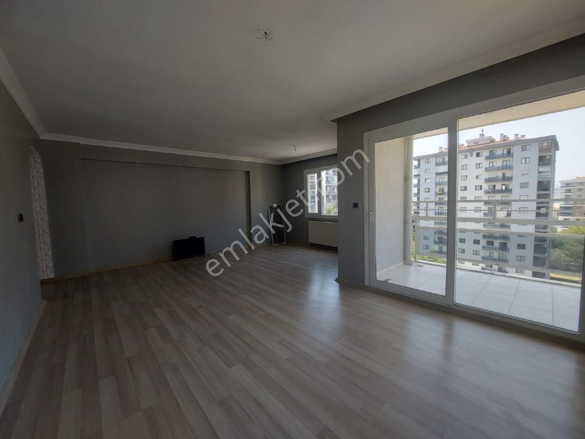 Site İçinde 3+1 Arakat 140 M2 Kiralık Daire