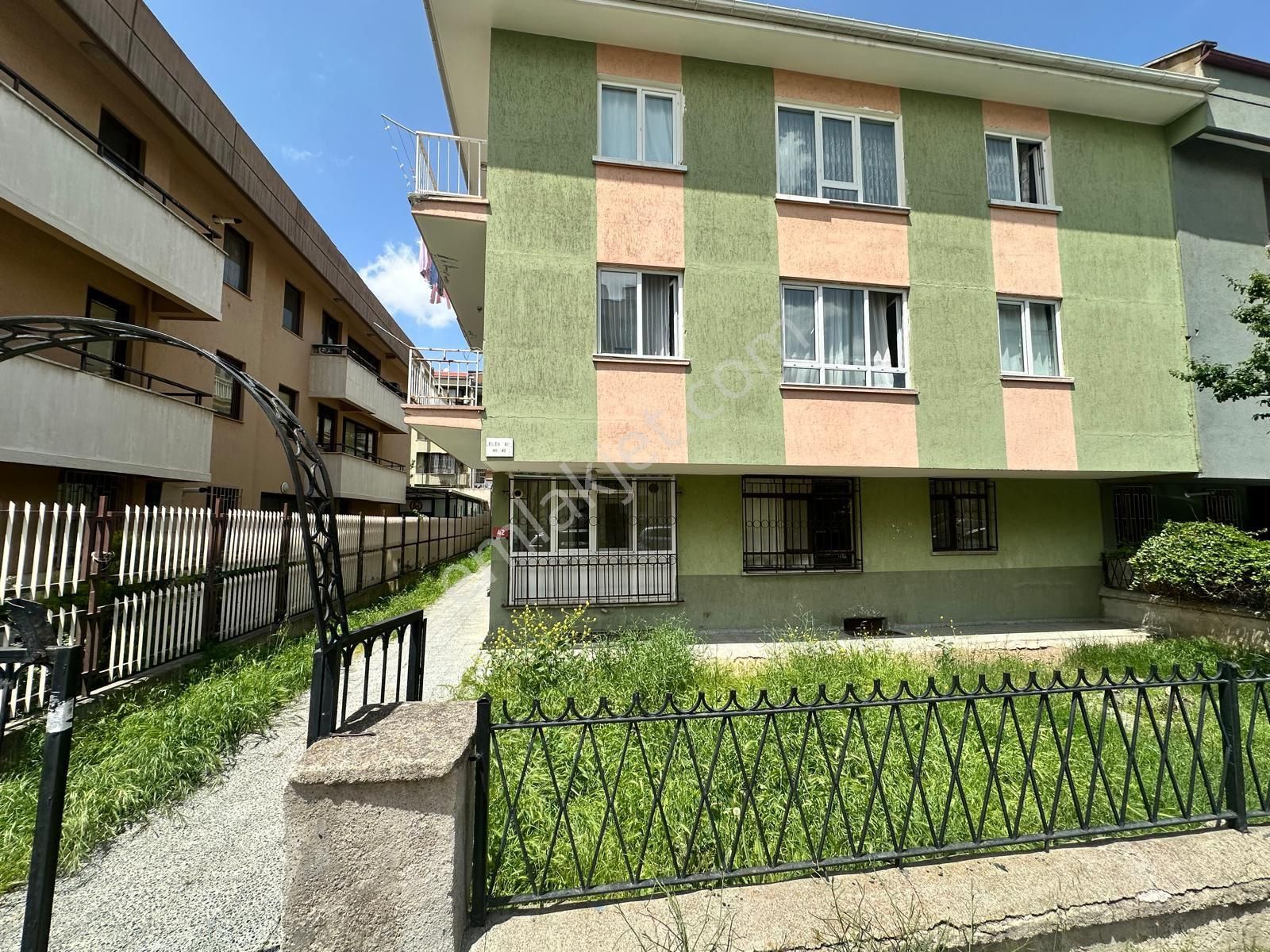 Beştepede Kot 1 De Aydınlıklı Ferah Sobalı 2+1+ Kiler Satılık Daire