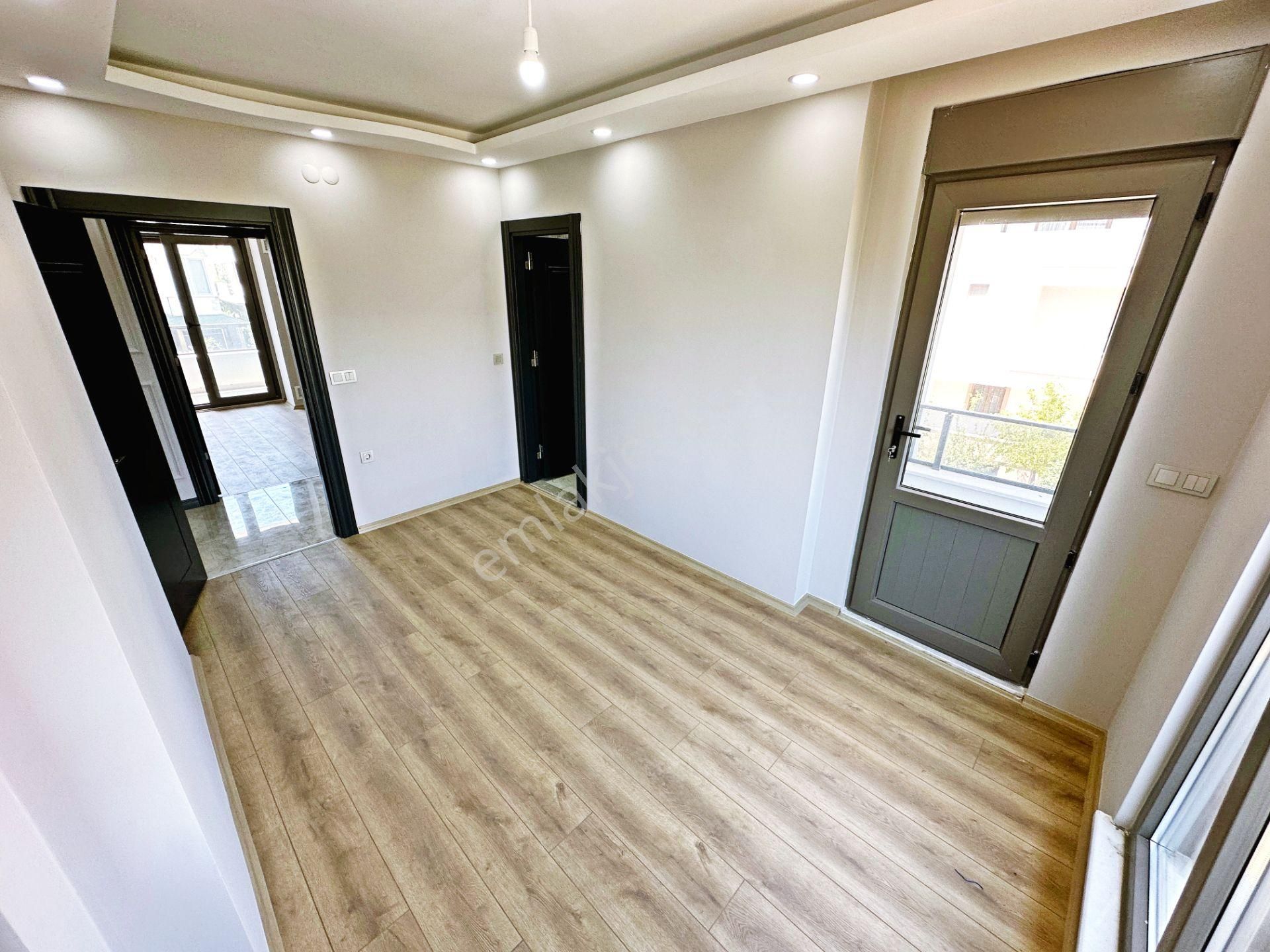 Ayanoğlundan Güre'de Denize Çok Yakın Sıfır Geniş Bahçeli Barbekülü Satılık 4+1 İkizmüstakil Villa - Görsel 25