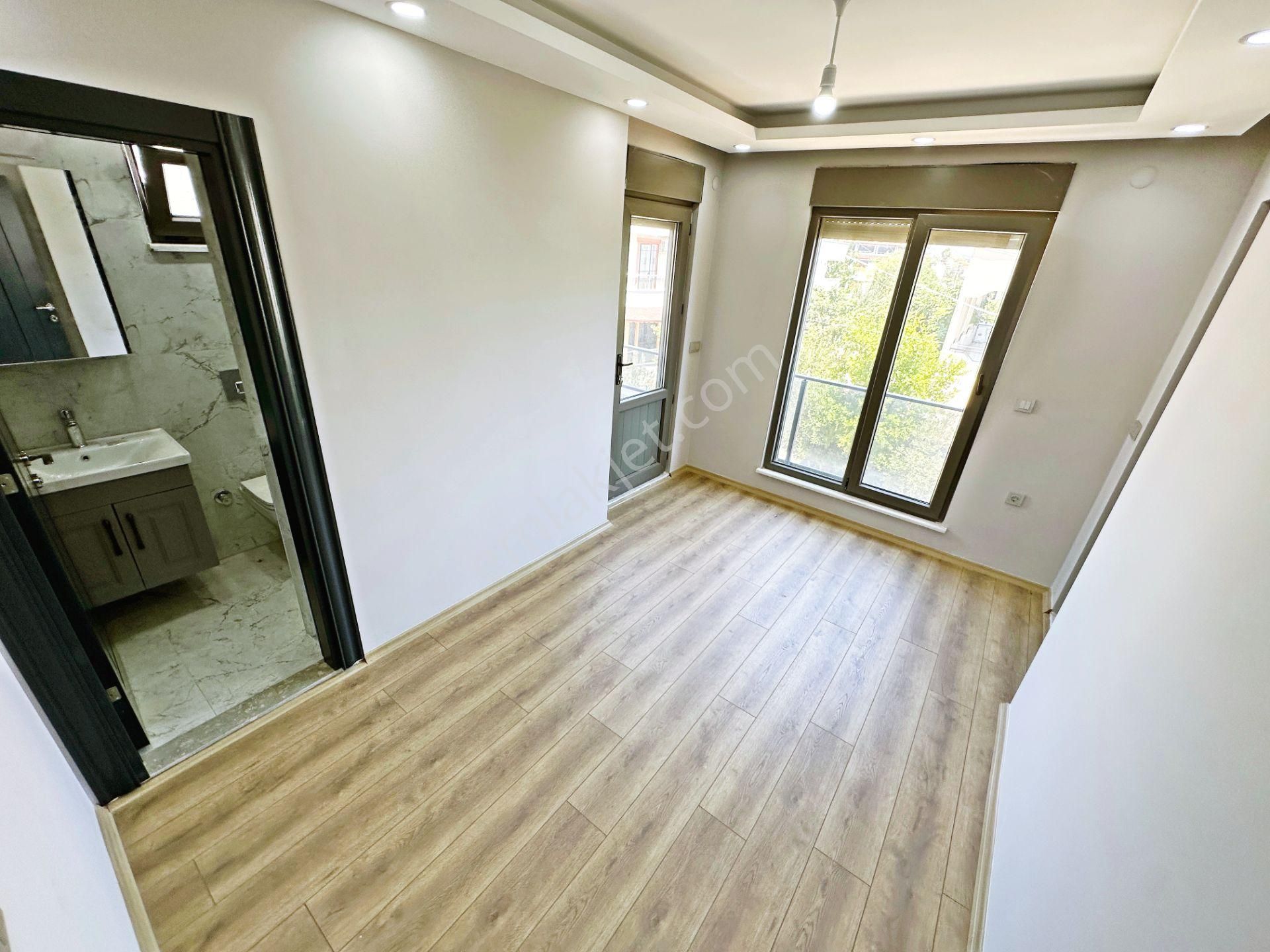Ayanoğlundan Güre'de Denize Çok Yakın Sıfır Geniş Bahçeli Barbekülü Satılık 4+1 İkizmüstakil Villa - Görsel 22