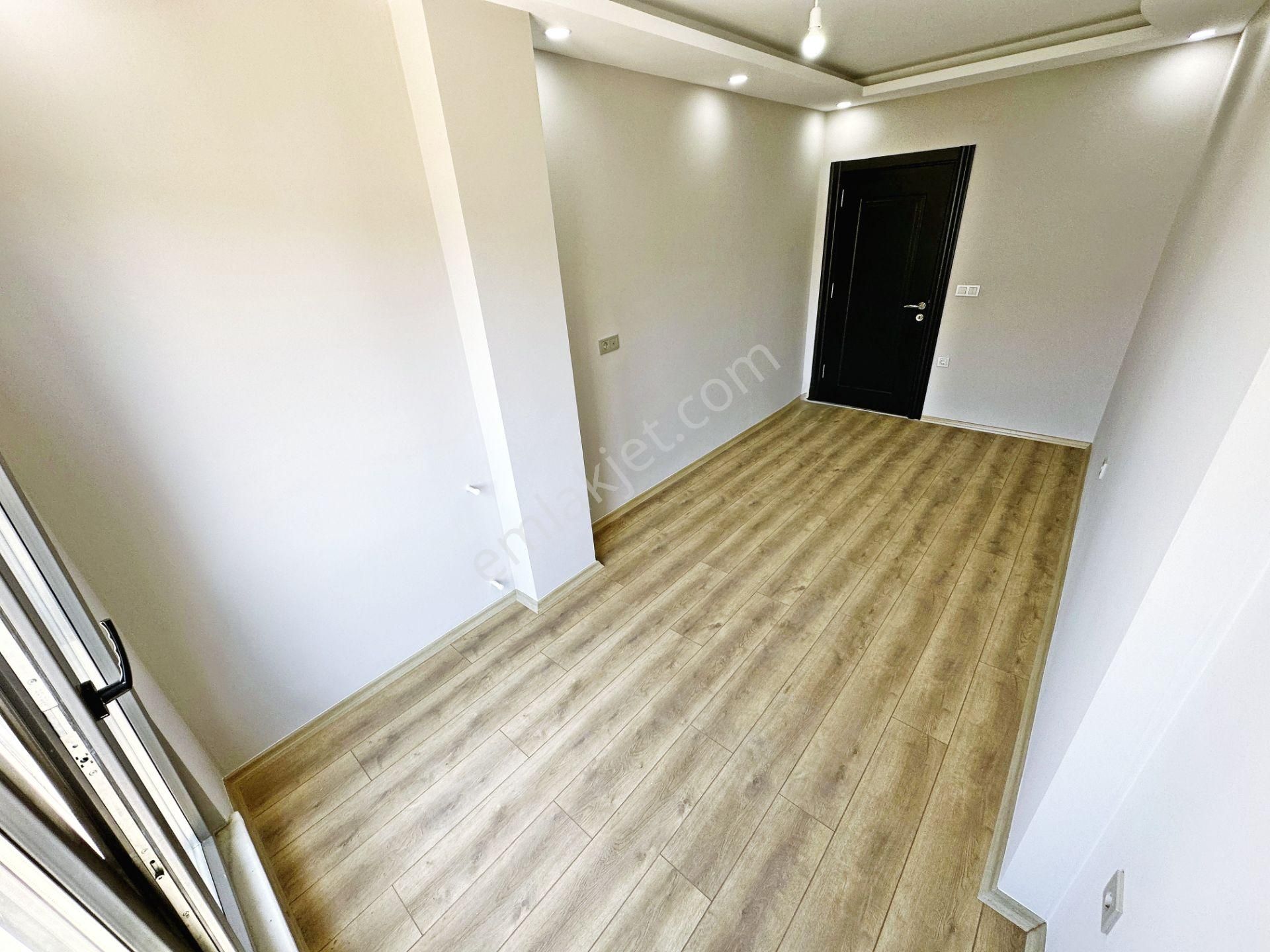 Ayanoğlundan Güre'de Denize Çok Yakın Sıfır Geniş Bahçeli Barbekülü Satılık 4+1 İkizmüstakil Villa - Görsel 15