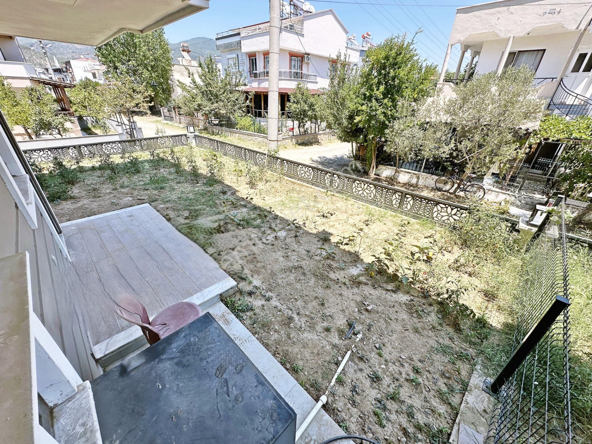 Ayanoğlundan Güre'de Denize Çok Yakın Sıfır Geniş Bahçeli Barbekülü Satılık 4+1 İkizmüstakil Villa - Görsel 9