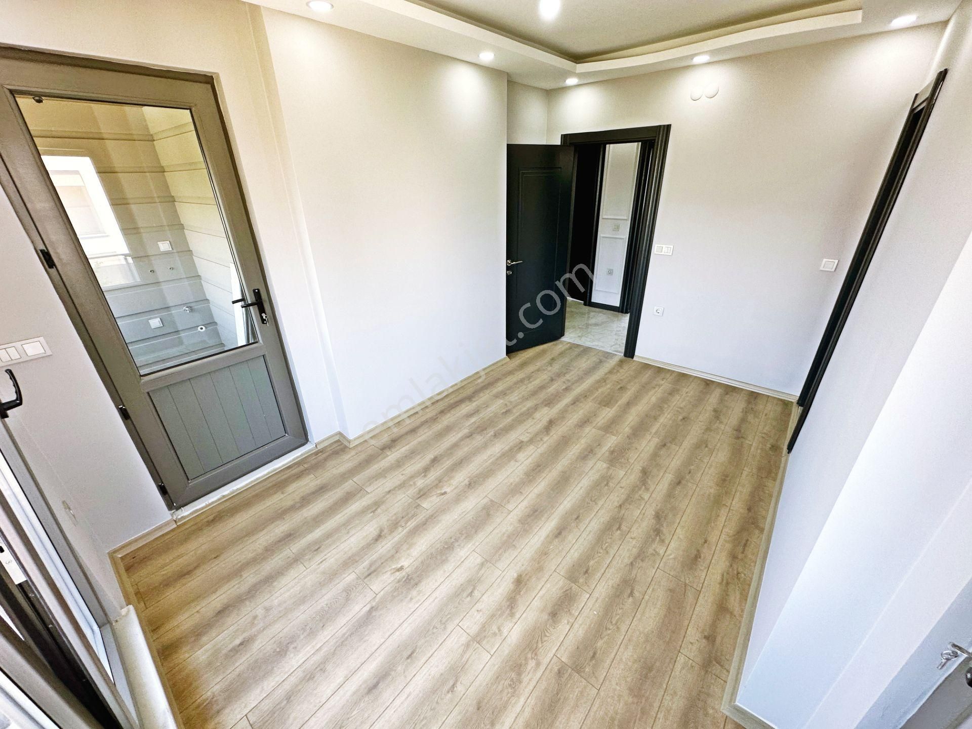 Ayanoğlundan Güre'de Denize Çok Yakın Sıfır Geniş Bahçeli Barbekülü Satılık 4+1 İkizmüstakil Villa - Görsel 24