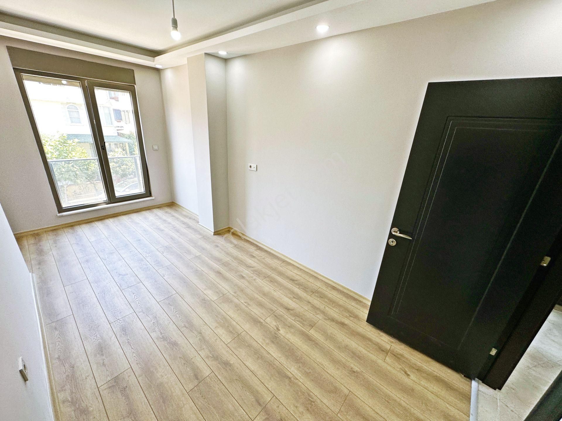 Ayanoğlundan Güre'de Denize Çok Yakın Sıfır Geniş Bahçeli Barbekülü Satılık 4+1 İkizmüstakil Villa - Görsel 14