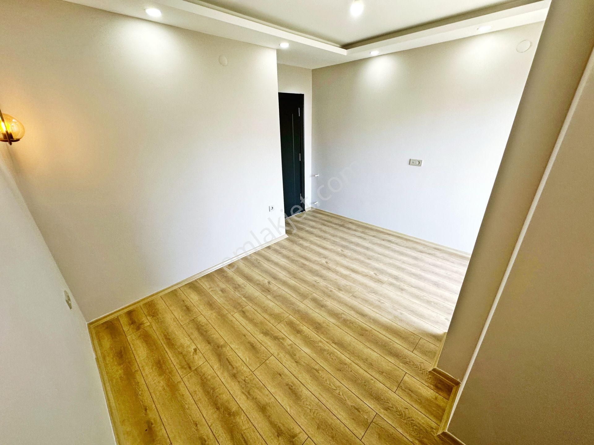 Ayanoğlundan Güre'de Denize Çok Yakın Sıfır Geniş Bahçeli Barbekülü Satılık 4+1 İkizmüstakil Villa - Görsel 20