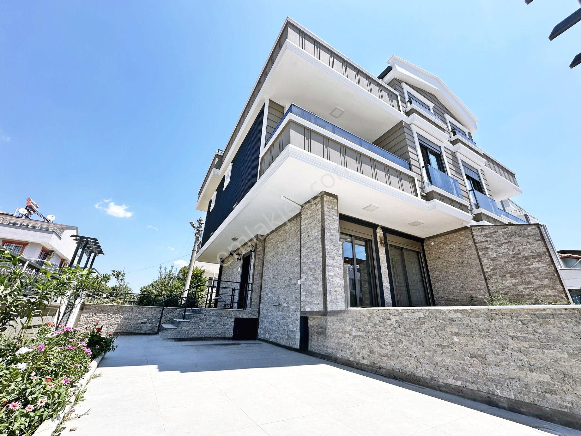 Ayanoğlundan Güre'de Denize Çok Yakın Sıfır Geniş Bahçeli Barbekülü Satılık 4+1 İkizmüstakil Villa - Görsel 35