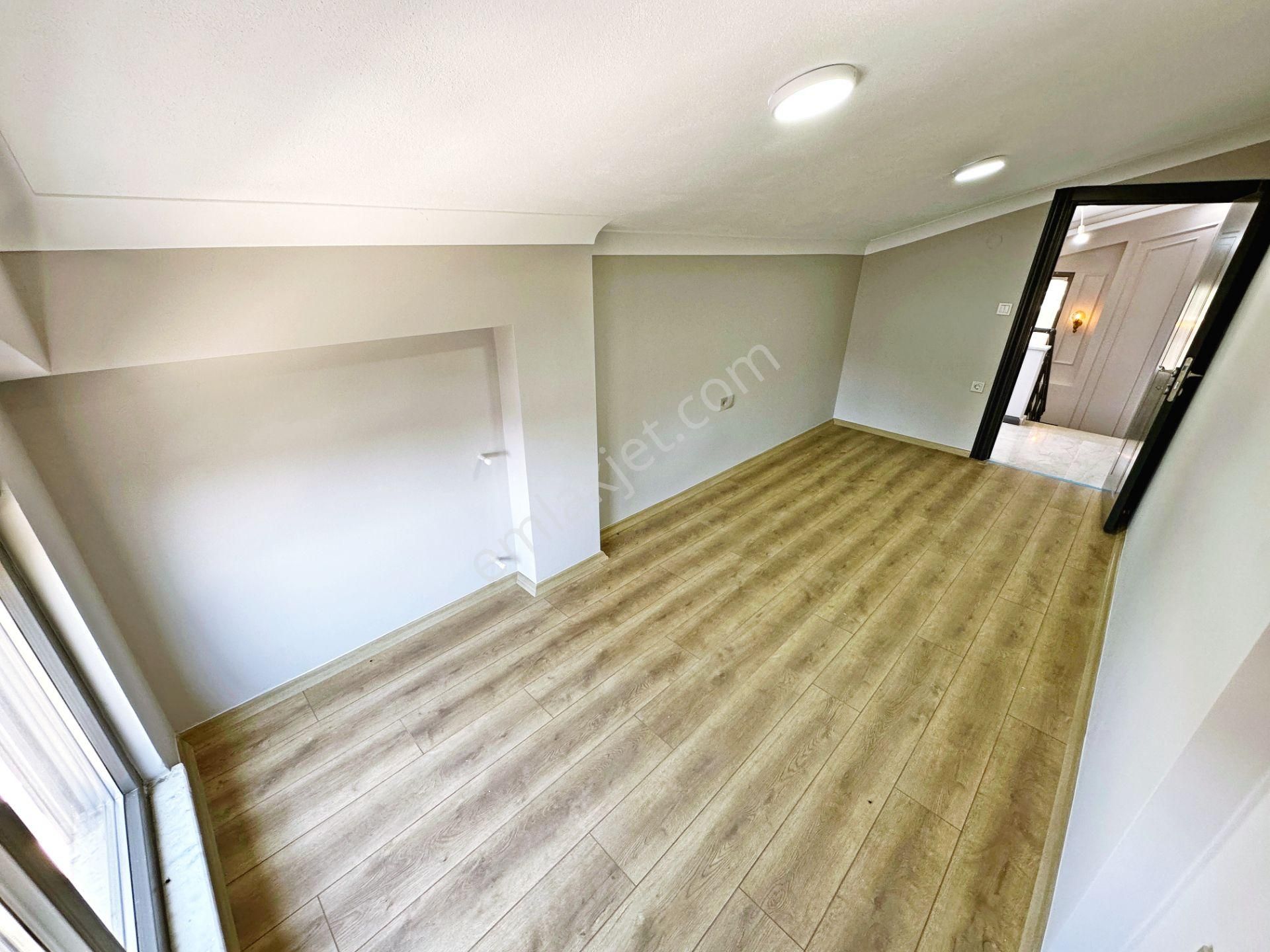 Ayanoğlundan Güre'de Denize Çok Yakın Sıfır Geniş Bahçeli Barbekülü Satılık 4+1 İkizmüstakil Villa - Görsel 31