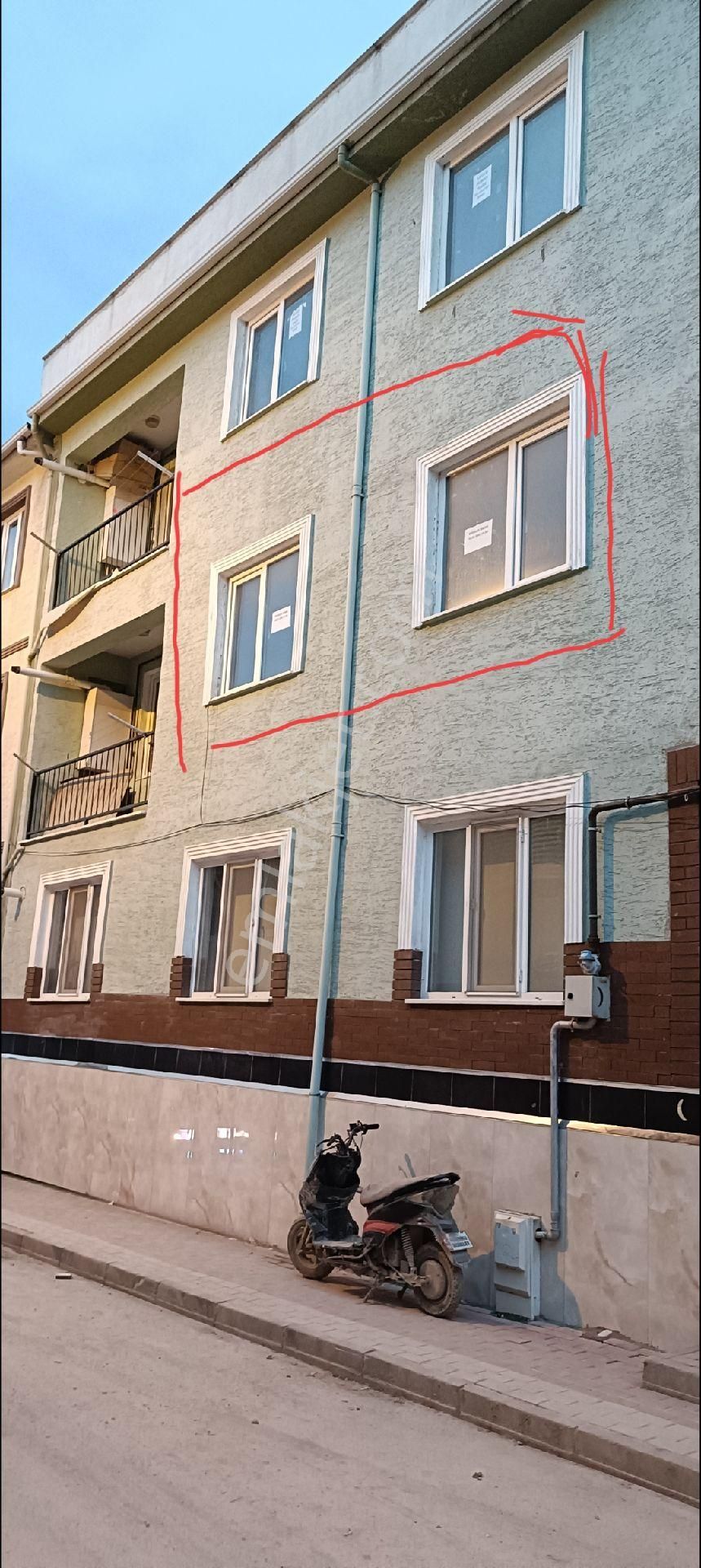 E&f Gayrimenkul'den Alanyurt Cumhuriyet Mahallesinde Arakat Daire