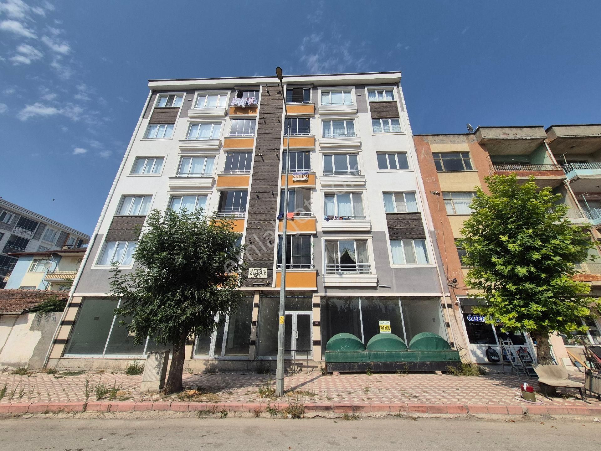 Erkan Anbar Dan Satılık 3+1 Daire Ana Cadde Üzeri Suluova Adliye Sarayı Karşısı