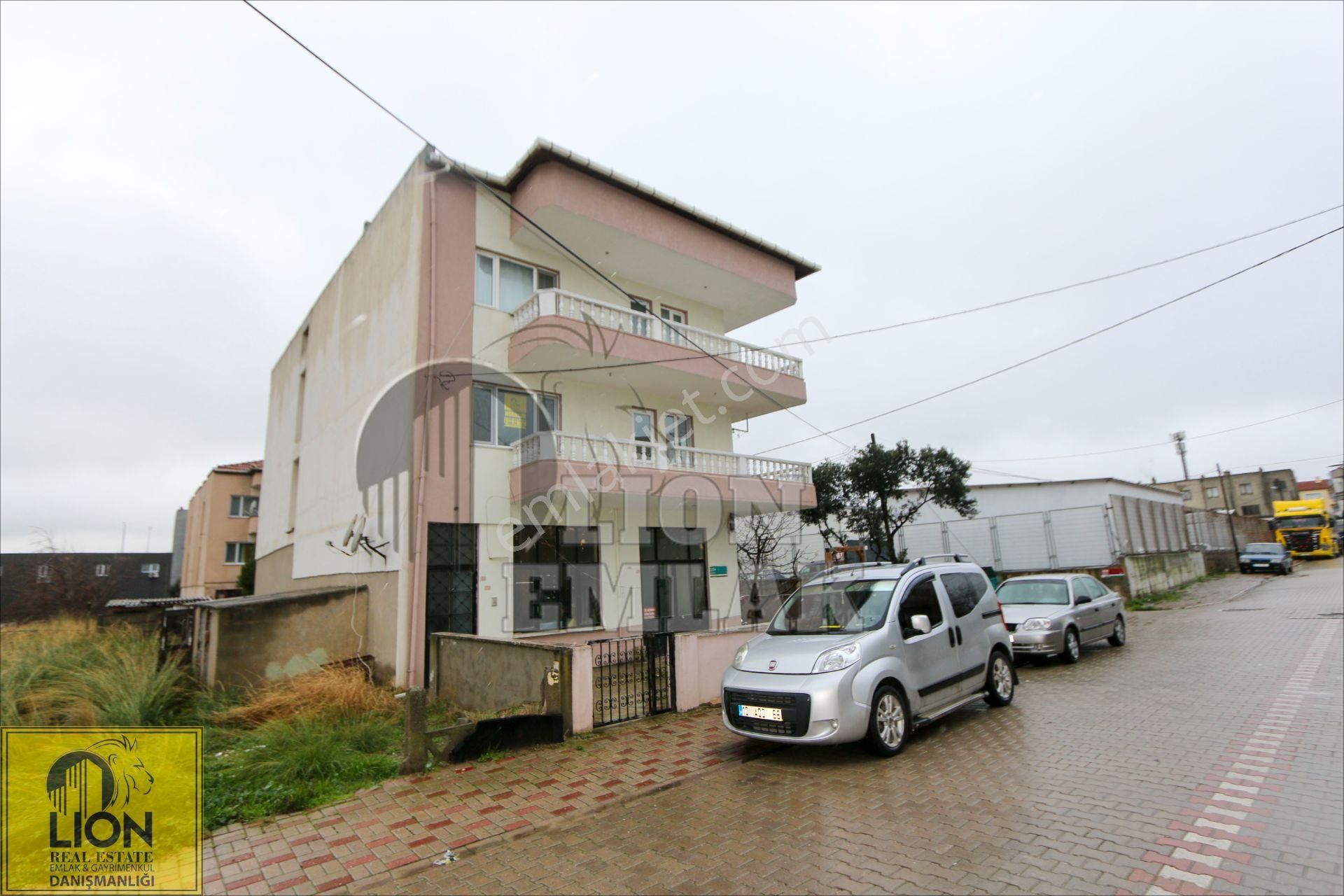 Bandırma 17 Eylül'de Geniş Balkonlu,ara Kat Kiralık 2+0 Daire