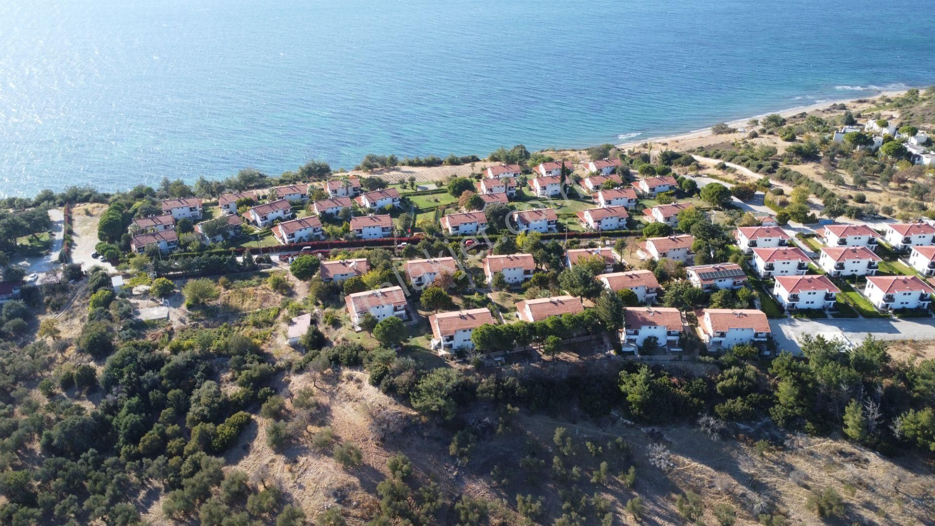 Ezine Tavaklı Sahilde Deniz Manzaralı Dubleks Villa