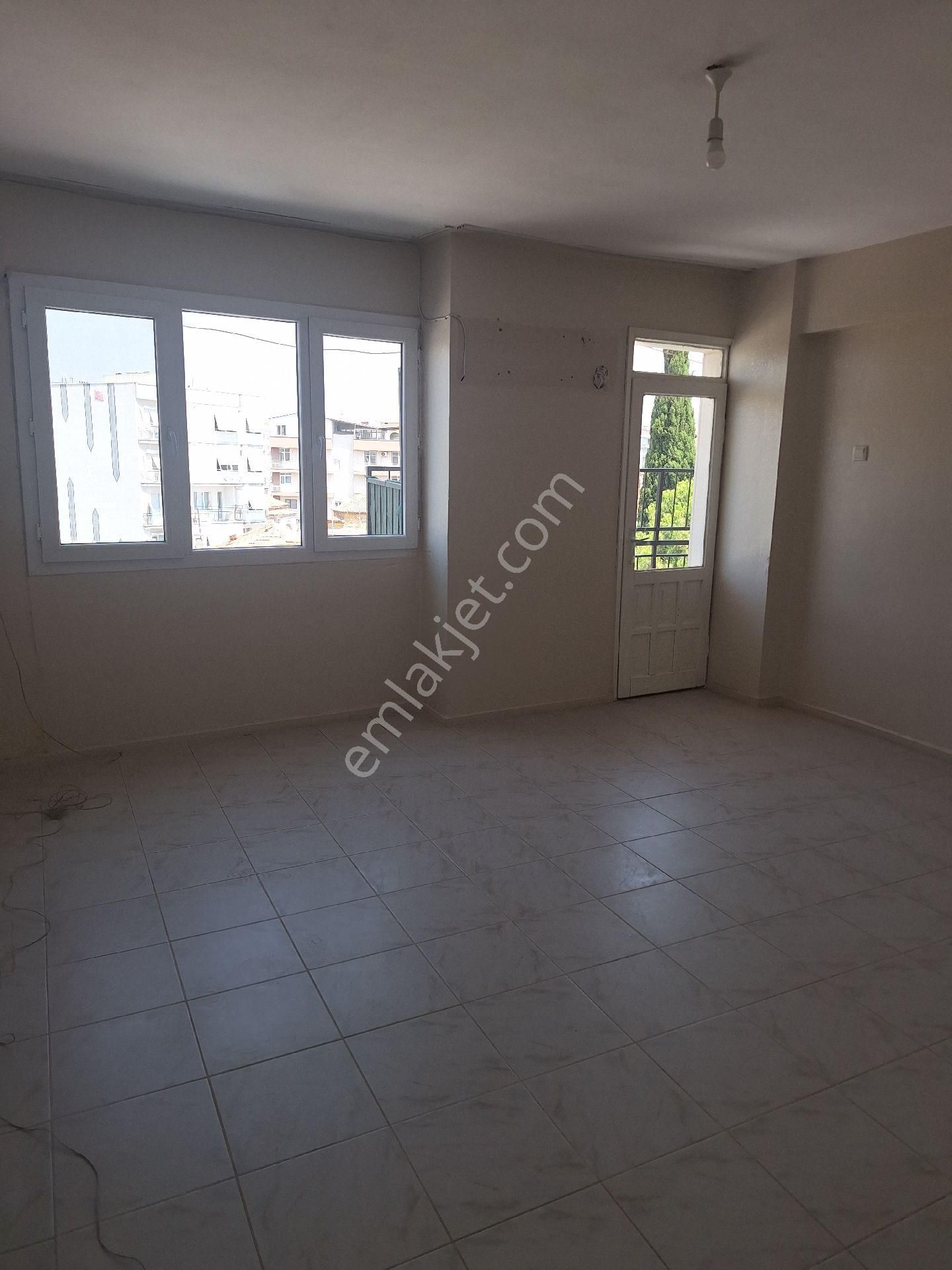 Menemen Camikebir De 3+1 Satılık Daire