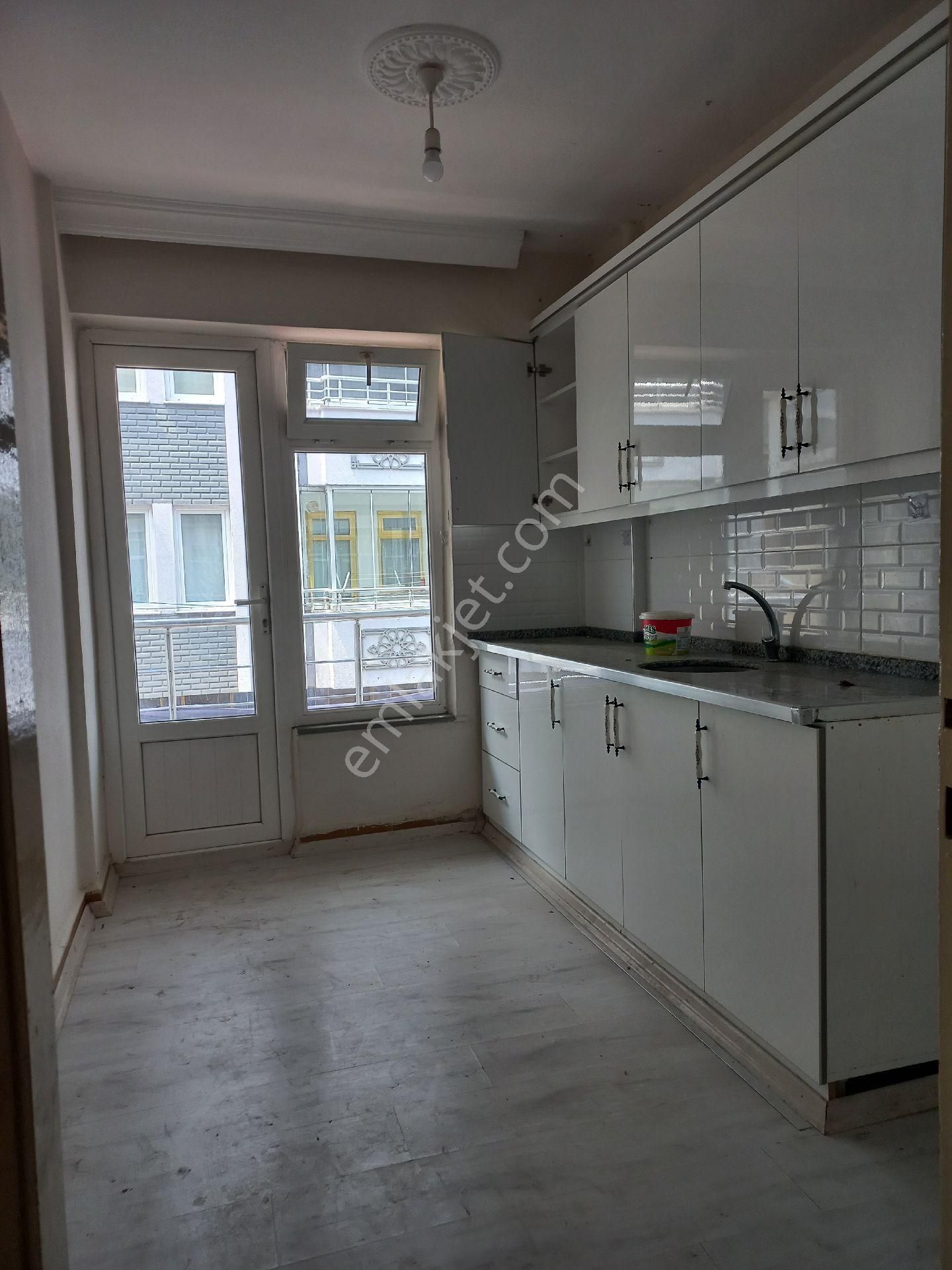 Prestij Gayrimenkulden Şehir Merkezinde Ara Kat Kiralık Daire