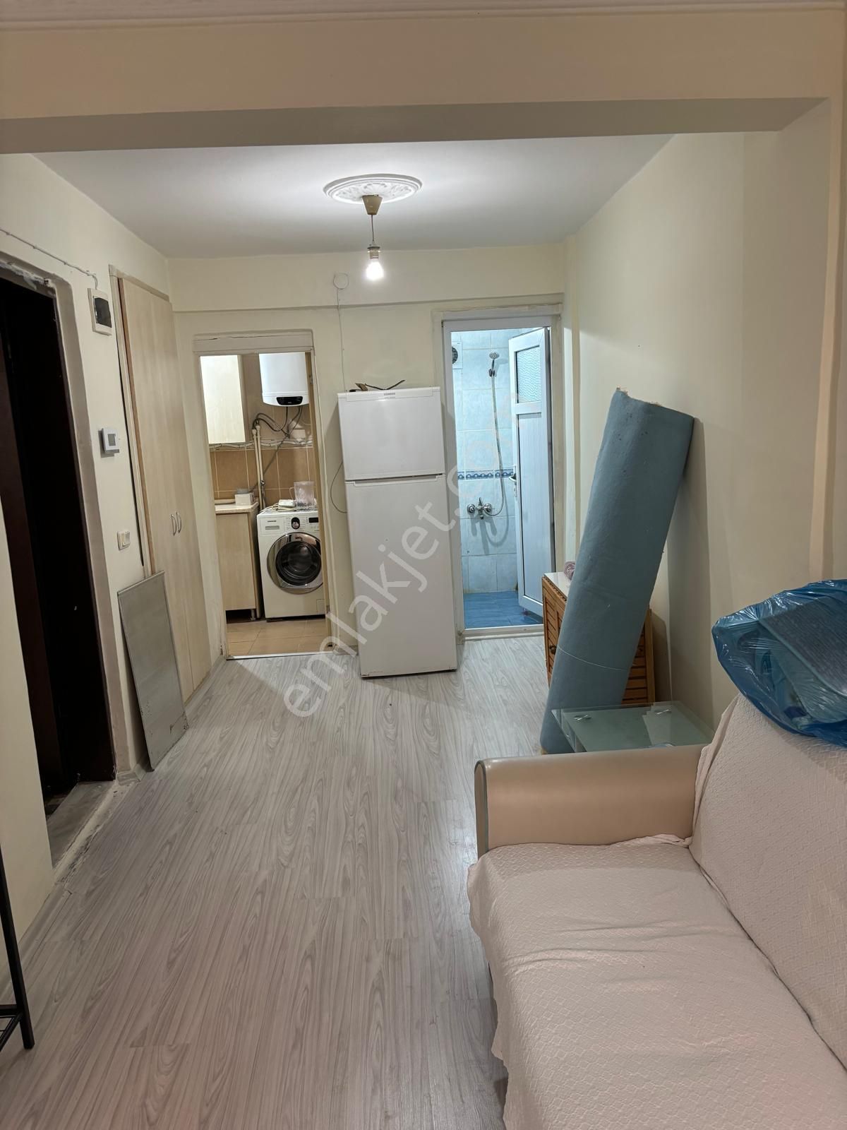 Osmanbeyde Metroya 3 Dk.eşyalı Daire Kiralık 19.000 Tl
