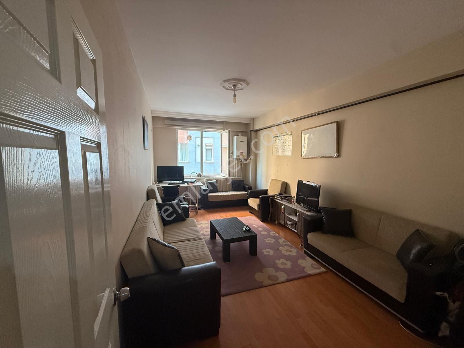 Yzg Den Üniversite Yakını Çok Geniş Eşyalı Ayrı Mutfaklı Kiralık 1+1 Daire
