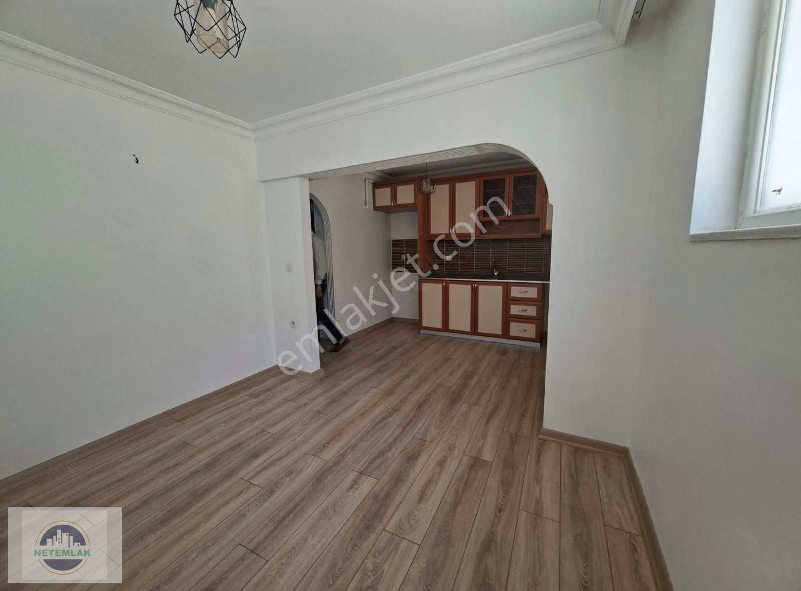 Tramvaya Yakın Yeni Binada Boş 1+1 Odalı Satılık Daire