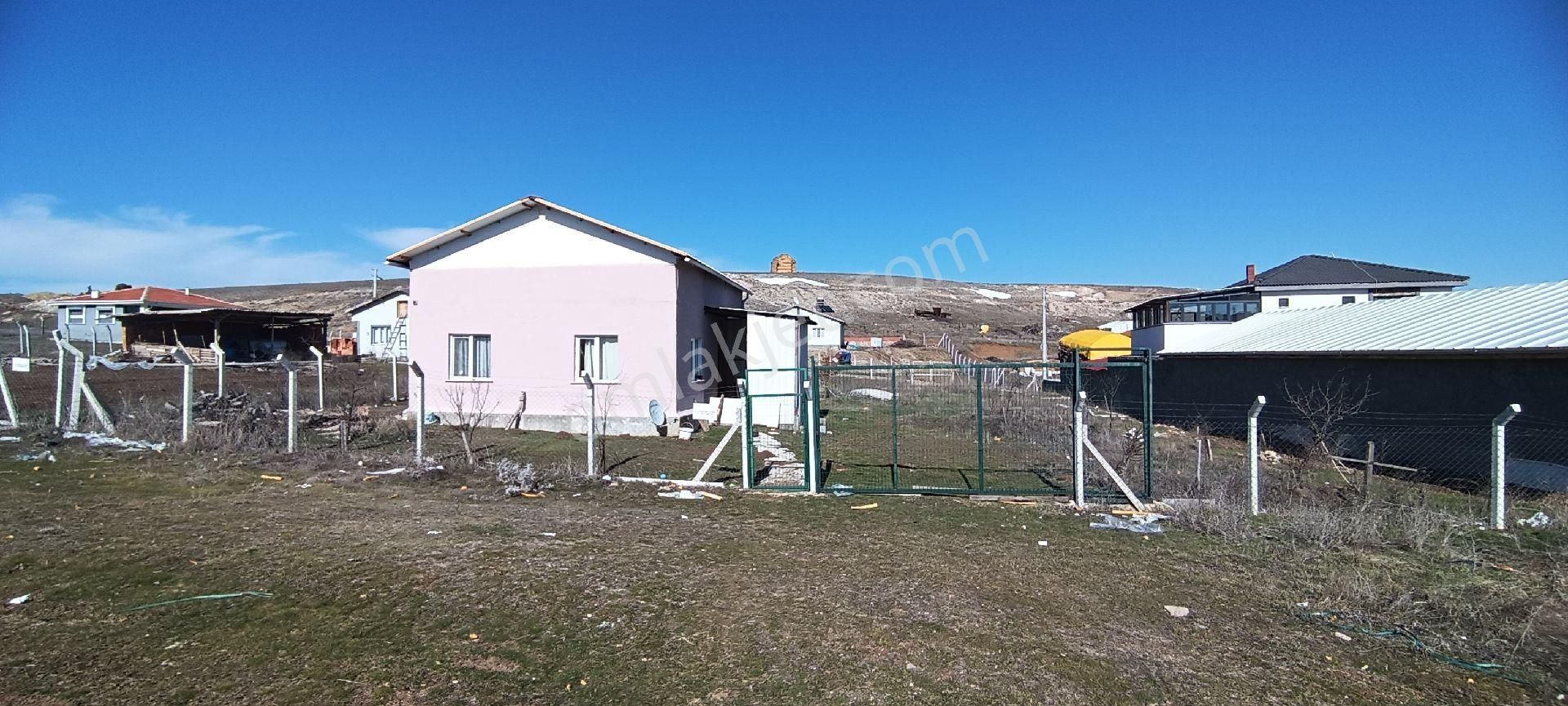 Satılık Ev + 300 Başlık Ahır - Hemen Oturuma Ve Kullanıma Hazır