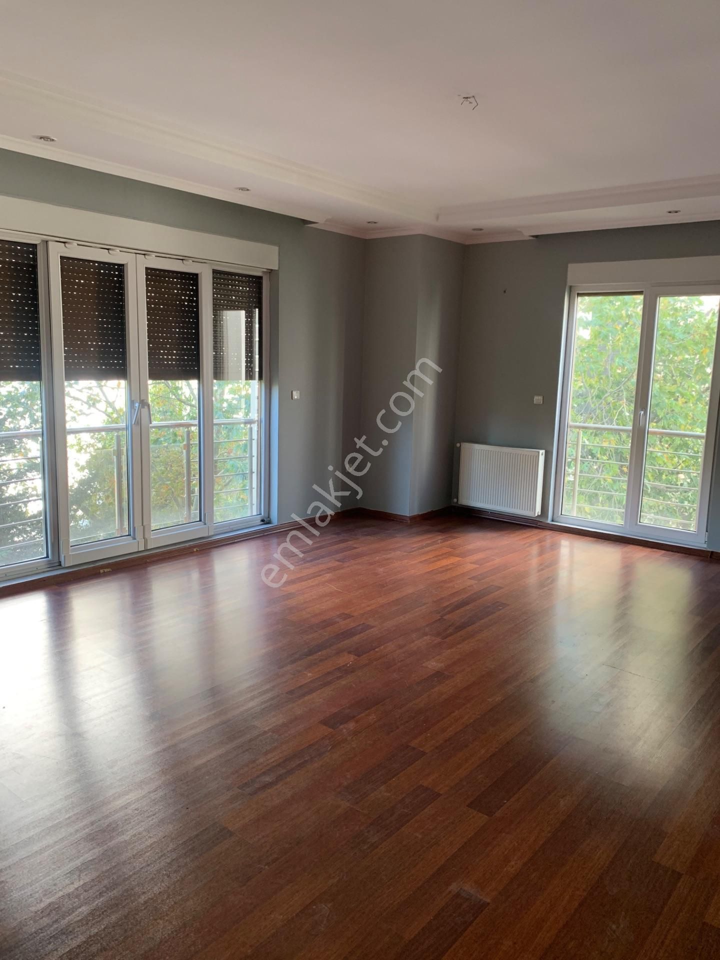 Erenköy Sultan Sokak Fizik Tedavi Hastanesi Yanında 3+1 Kiralık Ferah Daire
