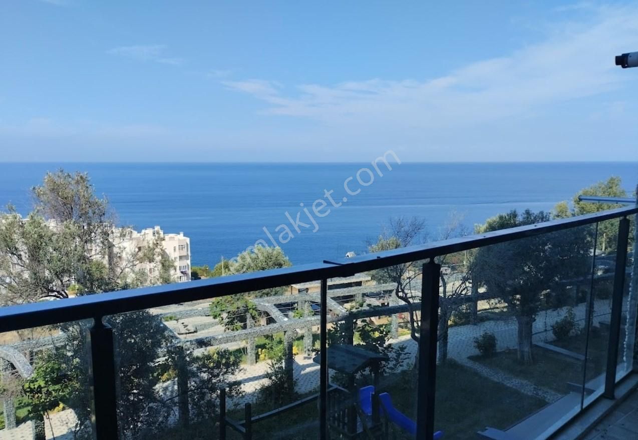 Karşıyaka Mah. 3+1 Dubleks 180m2 Deniz Manzaralı Satılık Daire