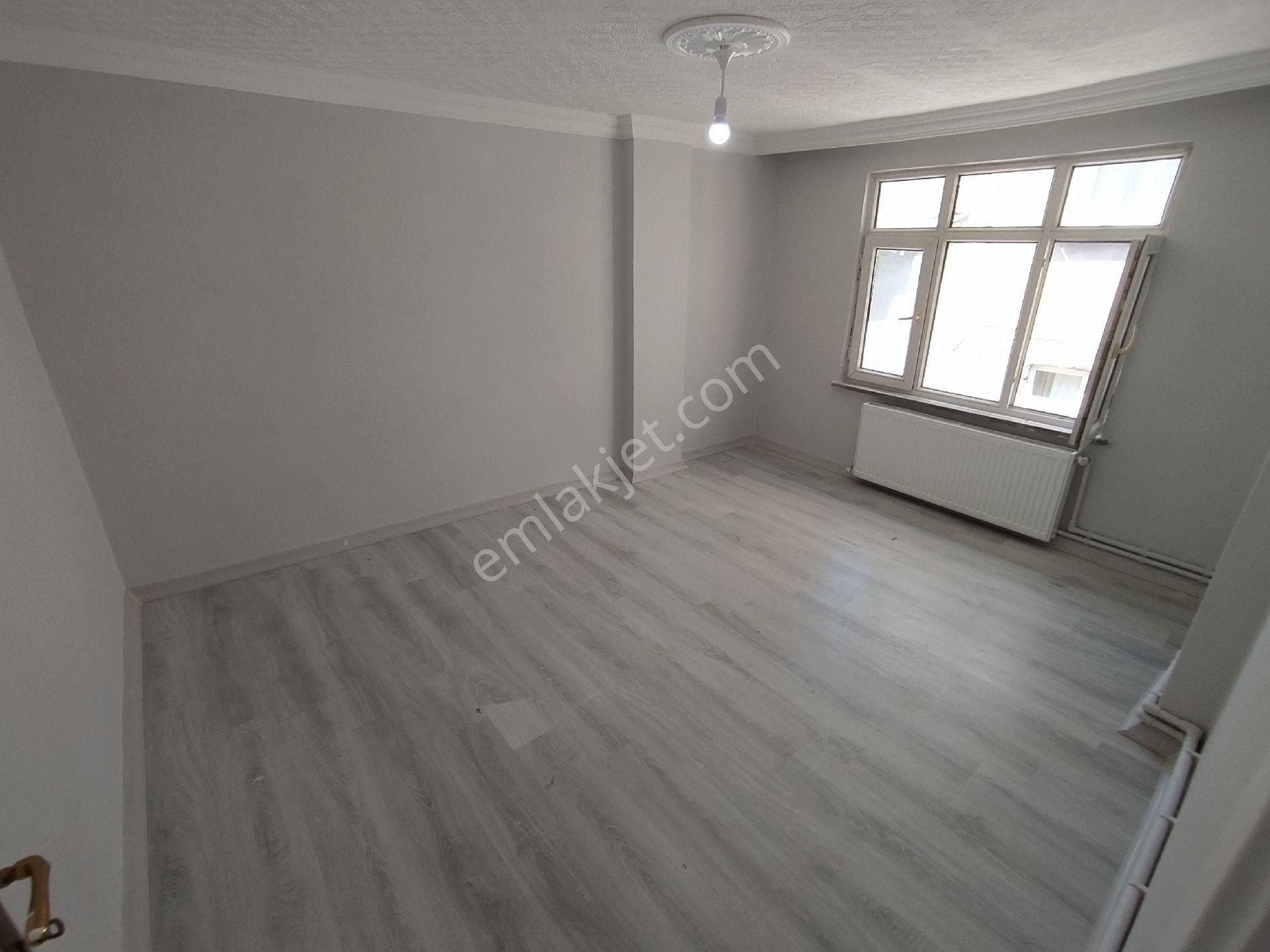 Atatürk Mah. Salı Pazarına Yakın 125 M2 3+1 Geniş Satılık Daire