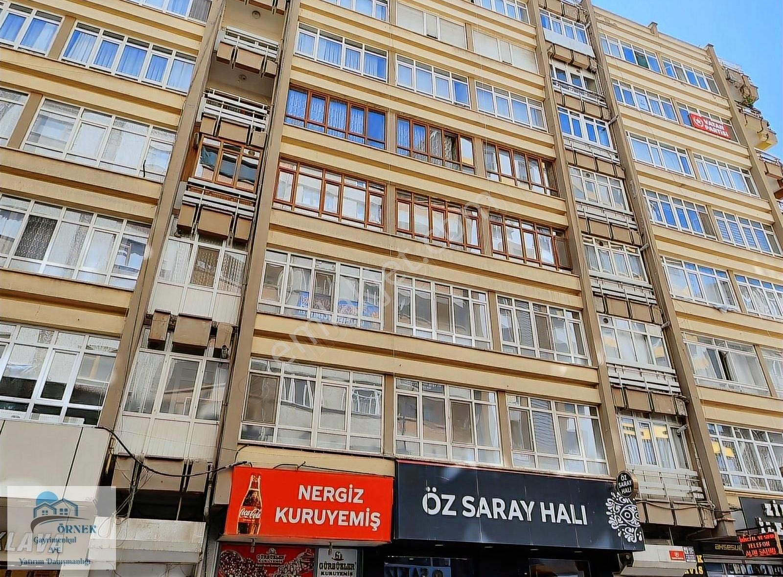 İzetpaşa Mah Şehit İlhanlar Cad Üstünde Satılık 3+1 Ofis Veya Ev