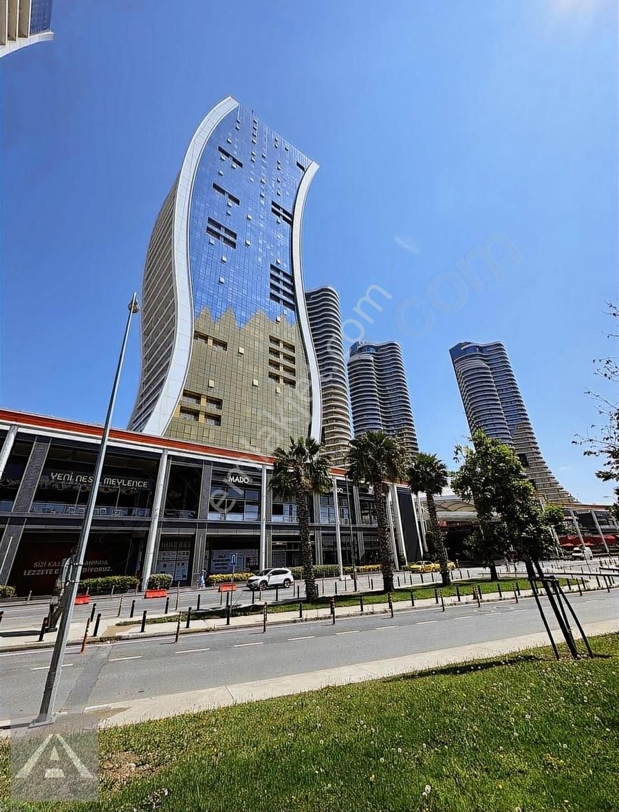 Kartal İst Marina'da Deniz Manzaralı Satılık Stüdyo 1+0