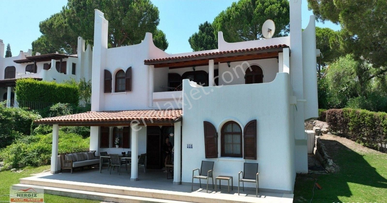 Maya Sitesinde Geniş Bahçeli Kapanmaz Manzaralı Satılık Dubleks Villa - Görsel 2