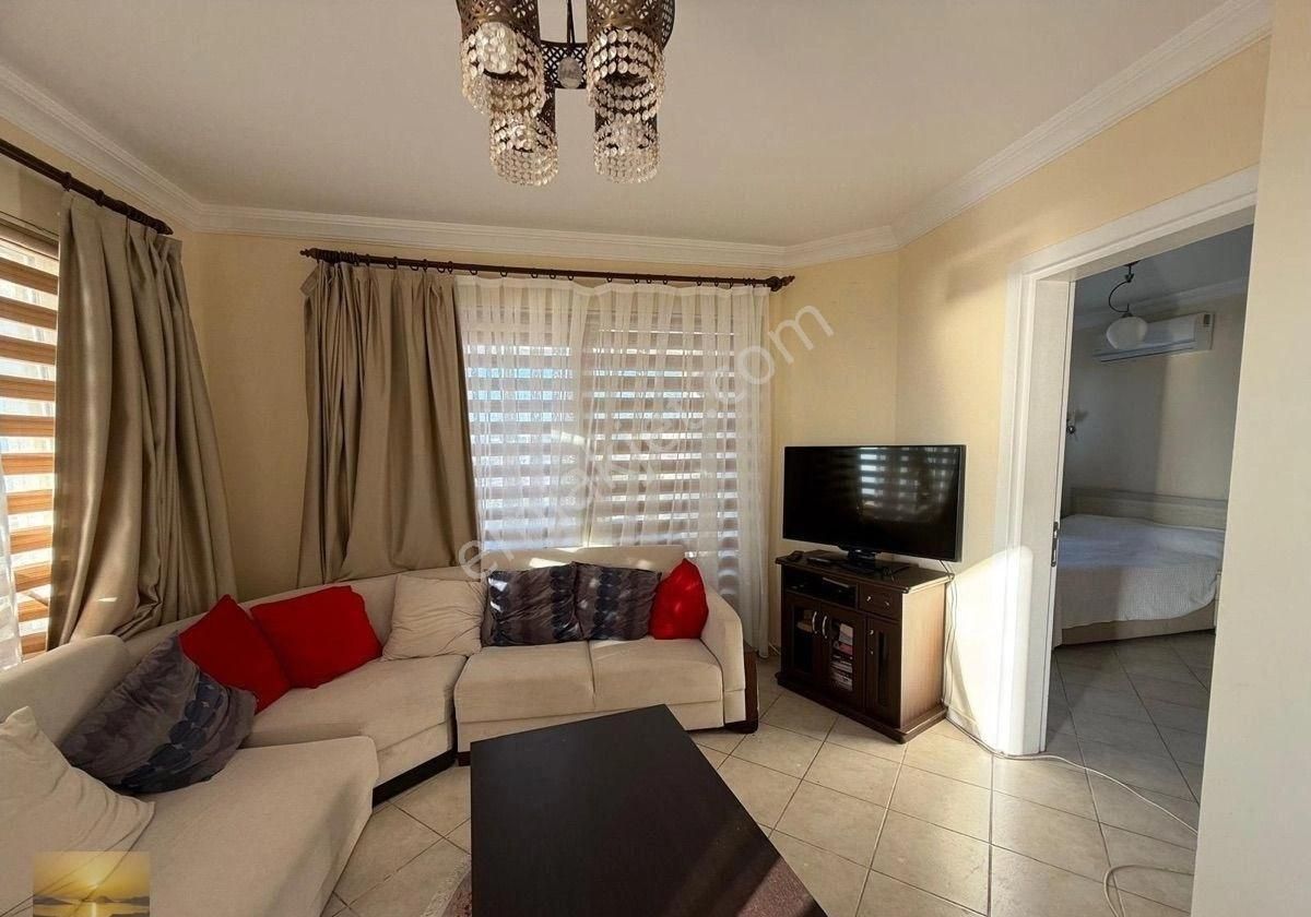 Özel Plajlı Sitede En Ön Sırada Full Manzaralı Penthouse Ev - Görsel 21