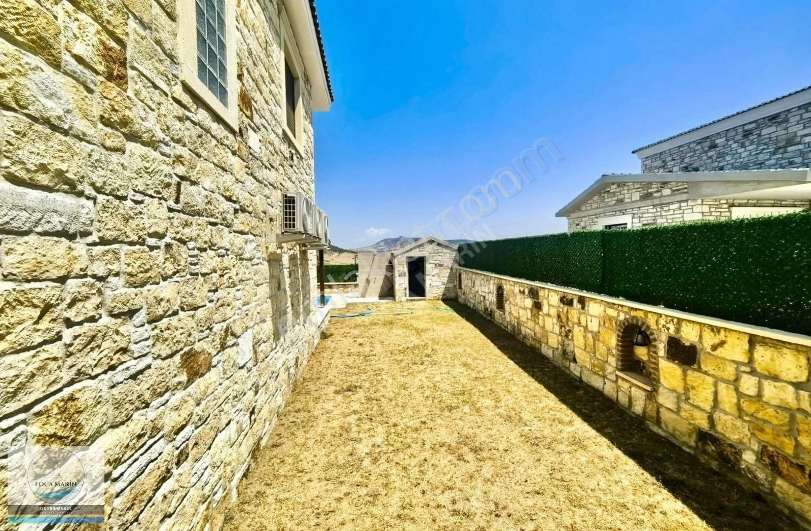 Foçaköy'de Müstakil Geniş Bahçeli Müstakil Havuzlu 3+1 Villa - Görsel 28