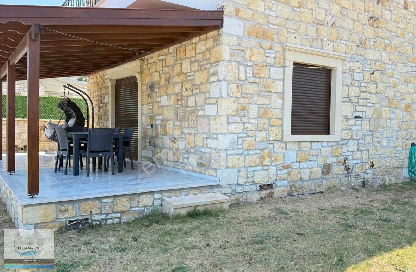 Foçaköy'de Müstakil Geniş Bahçeli Müstakil Havuzlu 3+1 Villa - Görsel 34