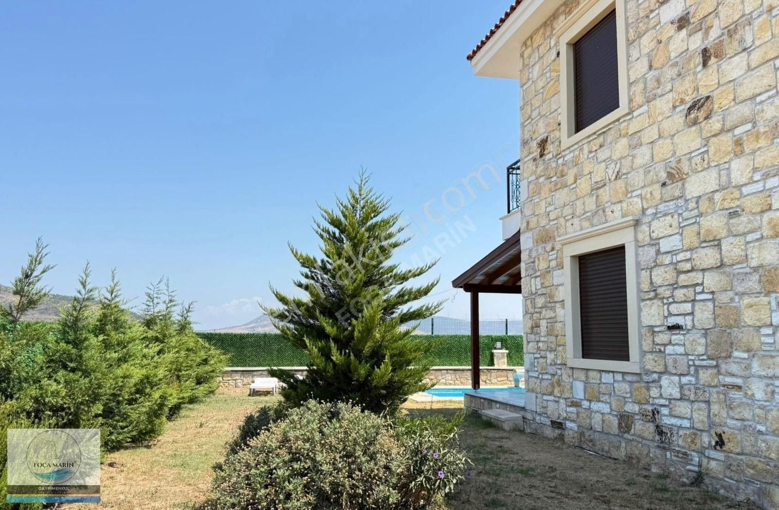 Foçaköy'de Müstakil Geniş Bahçeli Müstakil Havuzlu 3+1 Villa - Görsel 24