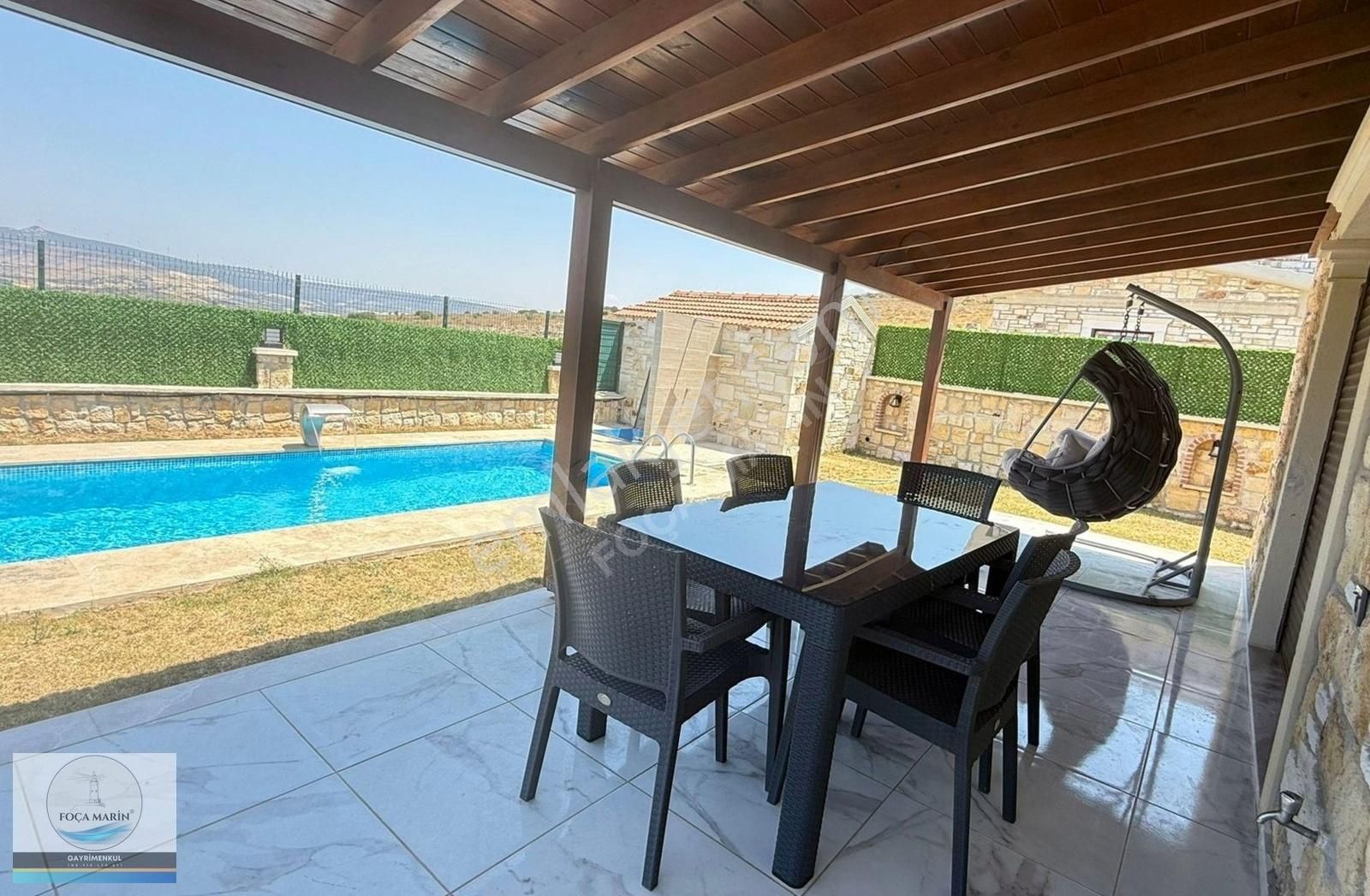 Foçaköy'de Müstakil Geniş Bahçeli Müstakil Havuzlu 3+1 Villa - Görsel 20