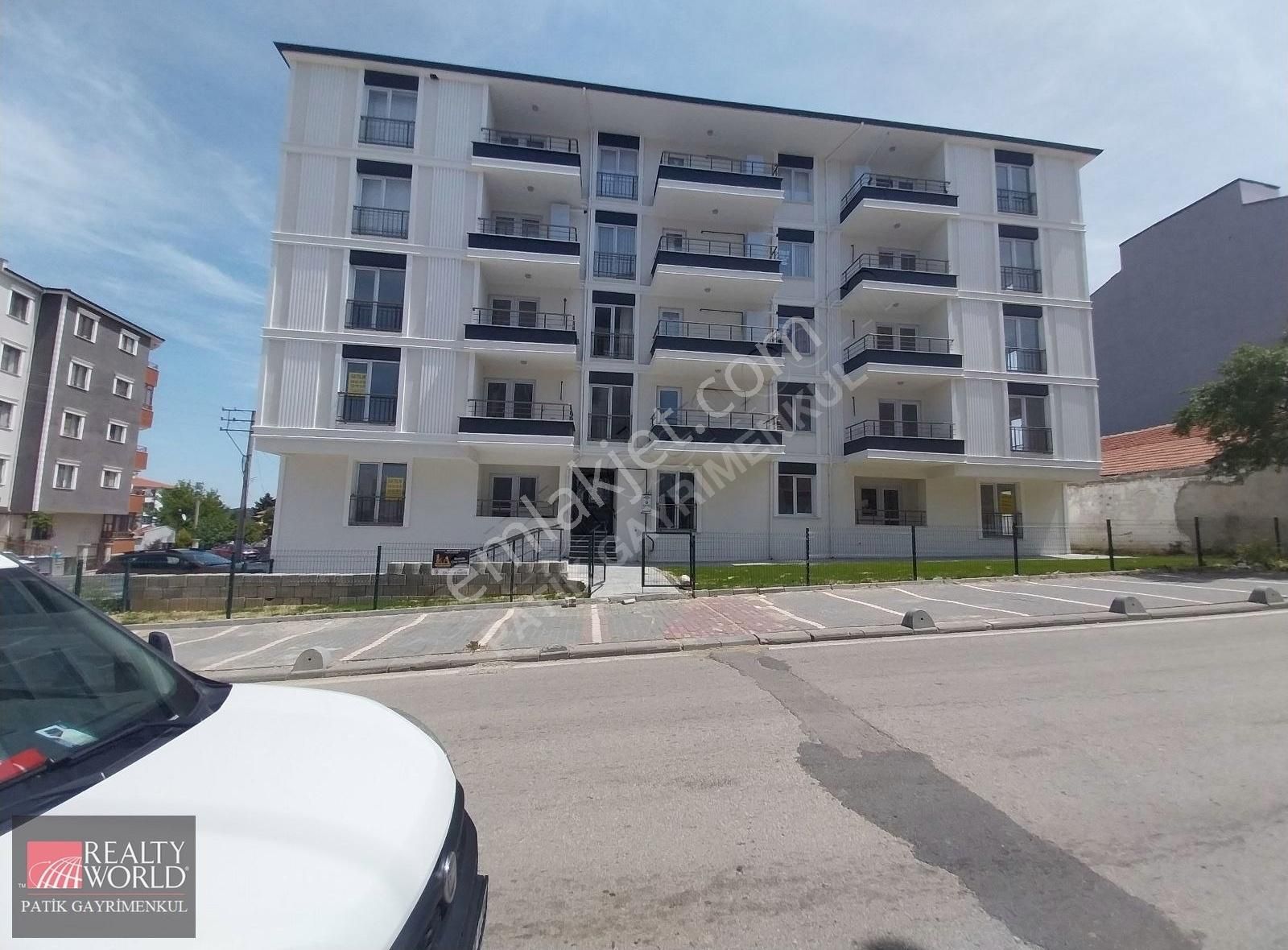 Keşan İspat Cami Mahallesin'de Satılık 1+1 Sıfır Daire