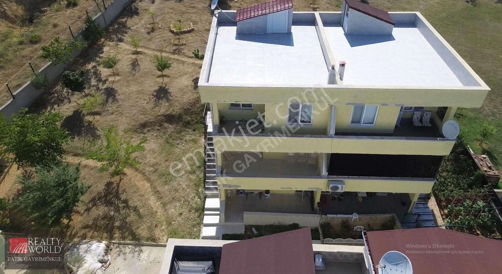Keşan Sazlıdere Köyünde Satılık Teraslı Tripleks Yazlık