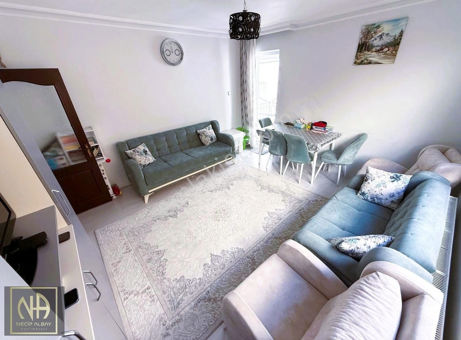 Esertepe'de Cadde Üzeri Full Yapılı Bağımsız Salon 3+1 Satılık