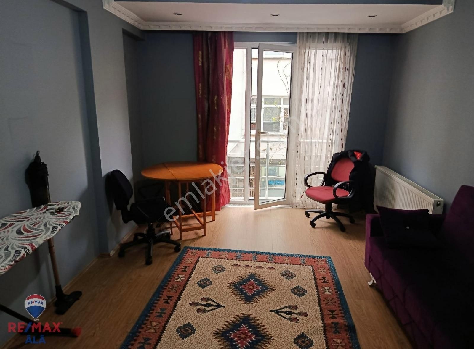 Remax Âlâ Gayrimenkulden Cevat Paşa Mah.satılık Eşyalı Daire.