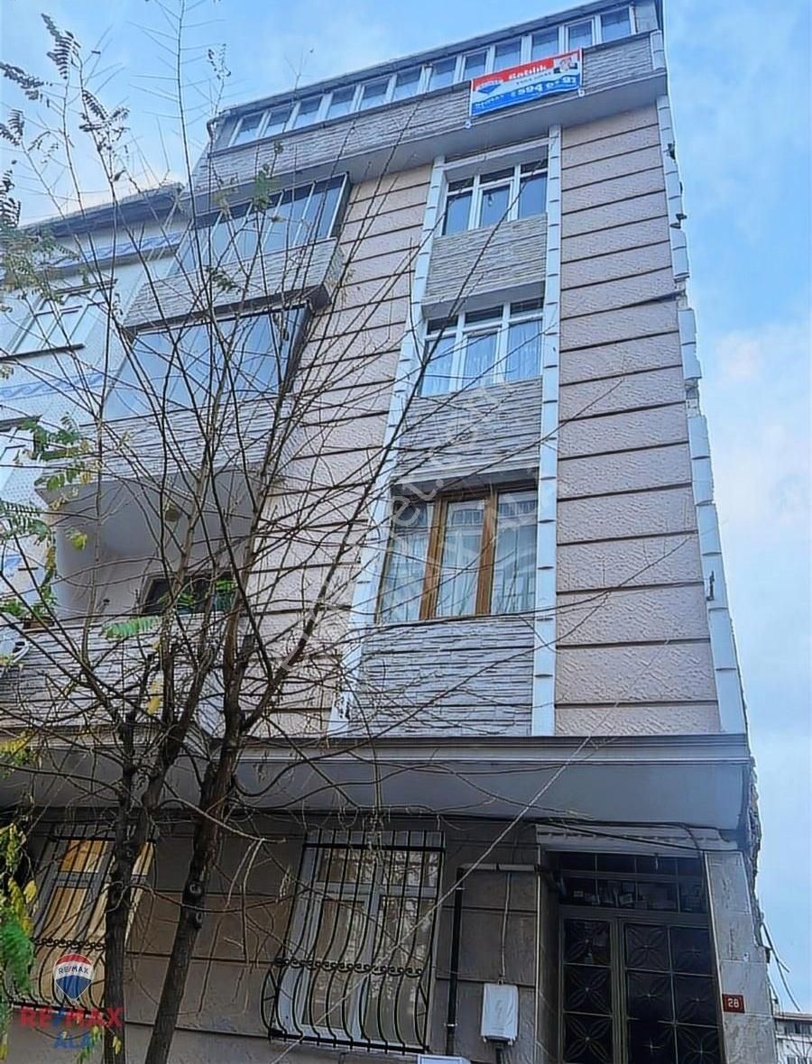 Turyap Âlâ Gayrimenkulden Satılık 3+1 Daire