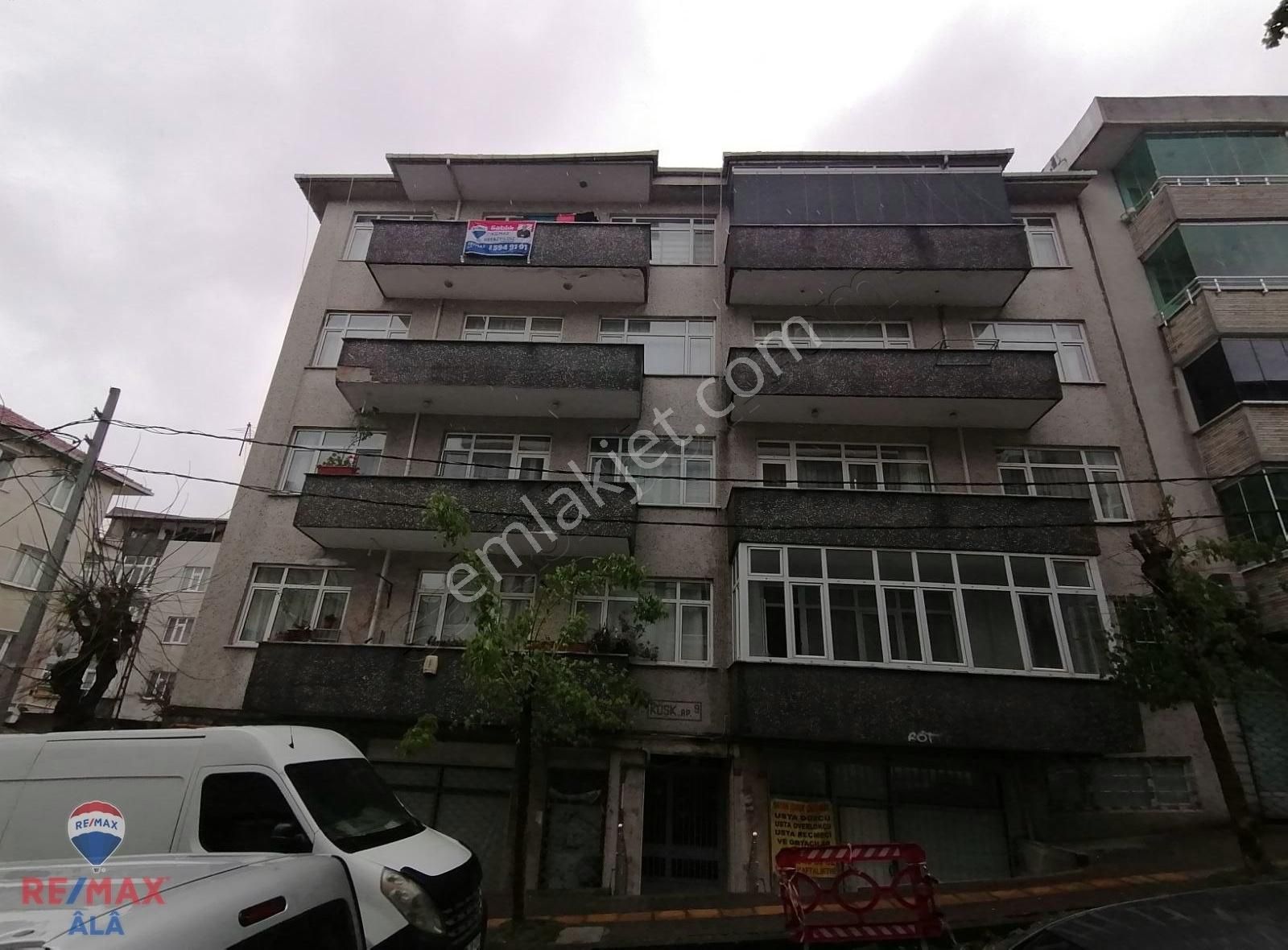 Beşyüz Evlere Çok Yakın Konumda Küçükköyde 3+1 Temiz Daire