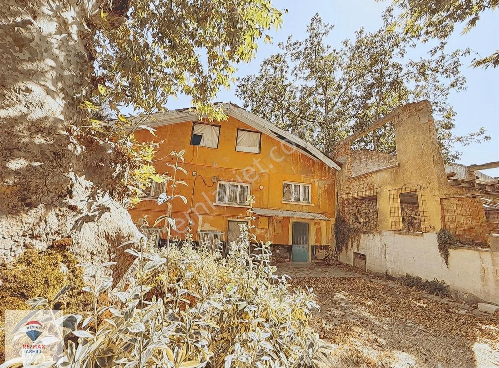 Çengelköy'de Yatırımlık Müstakil Ev