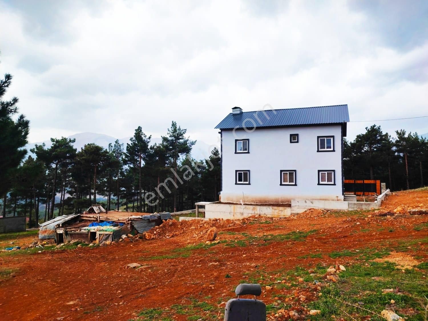 Pozantı Kar Emlaktan Yeni Konacık Yaylasında Efes Sitesi Altında 400 M2 Arsa - Görsel 2