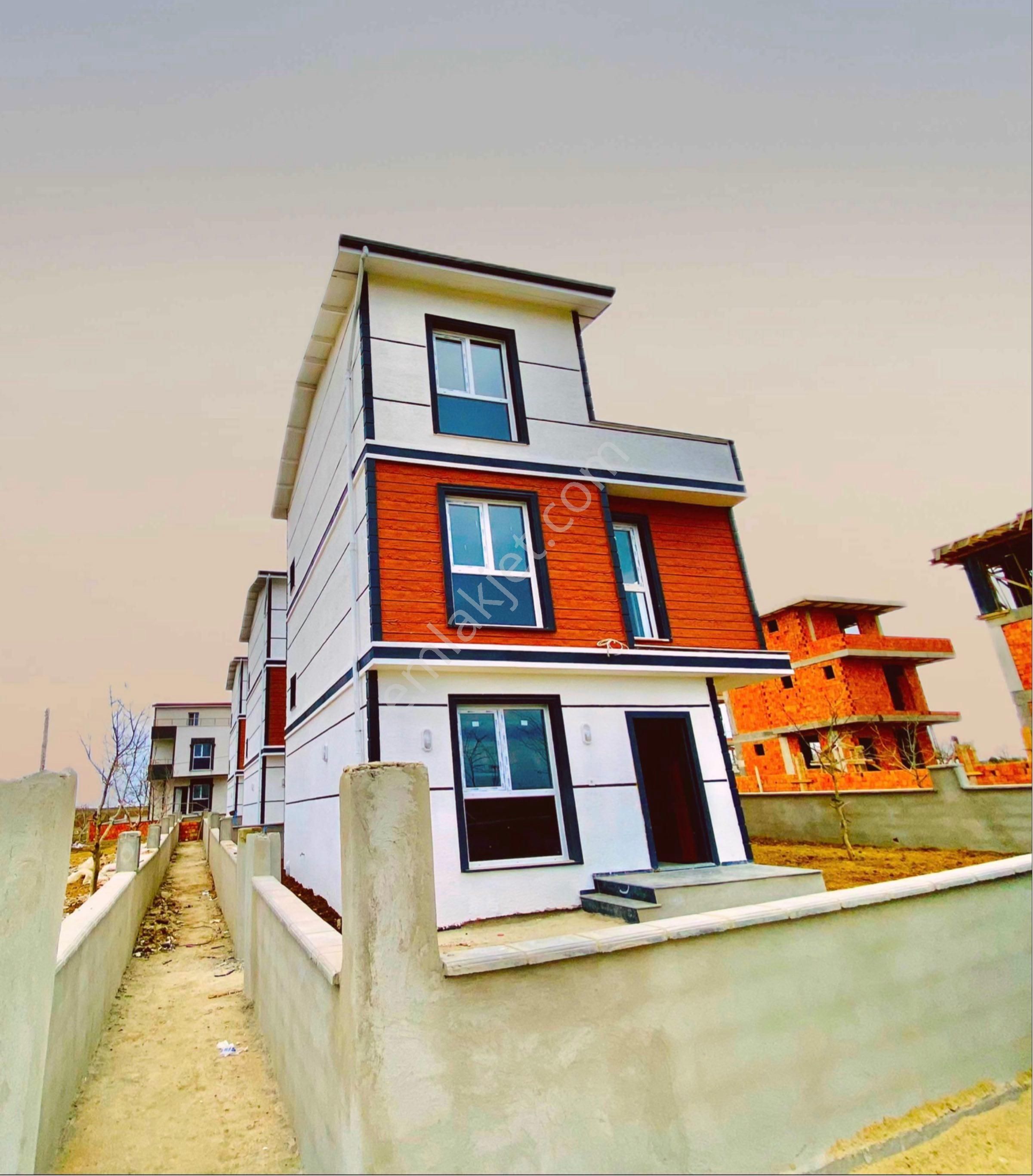 Demireller Geniş Kullanımlı Müstakil 4+1 Villa