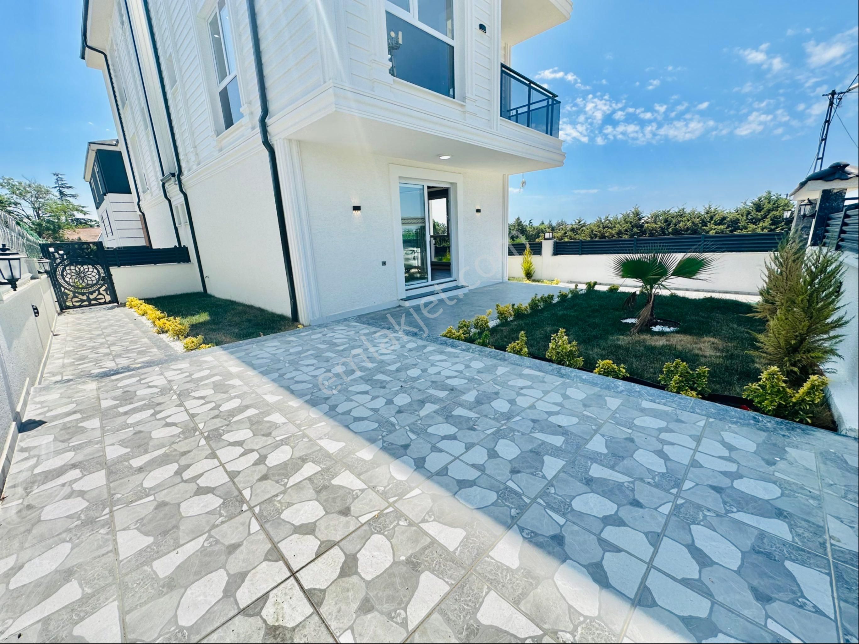 Demireller Emsali Olmayan Beyaz Şato Müstakil Bahceli Villa - Görsel 12