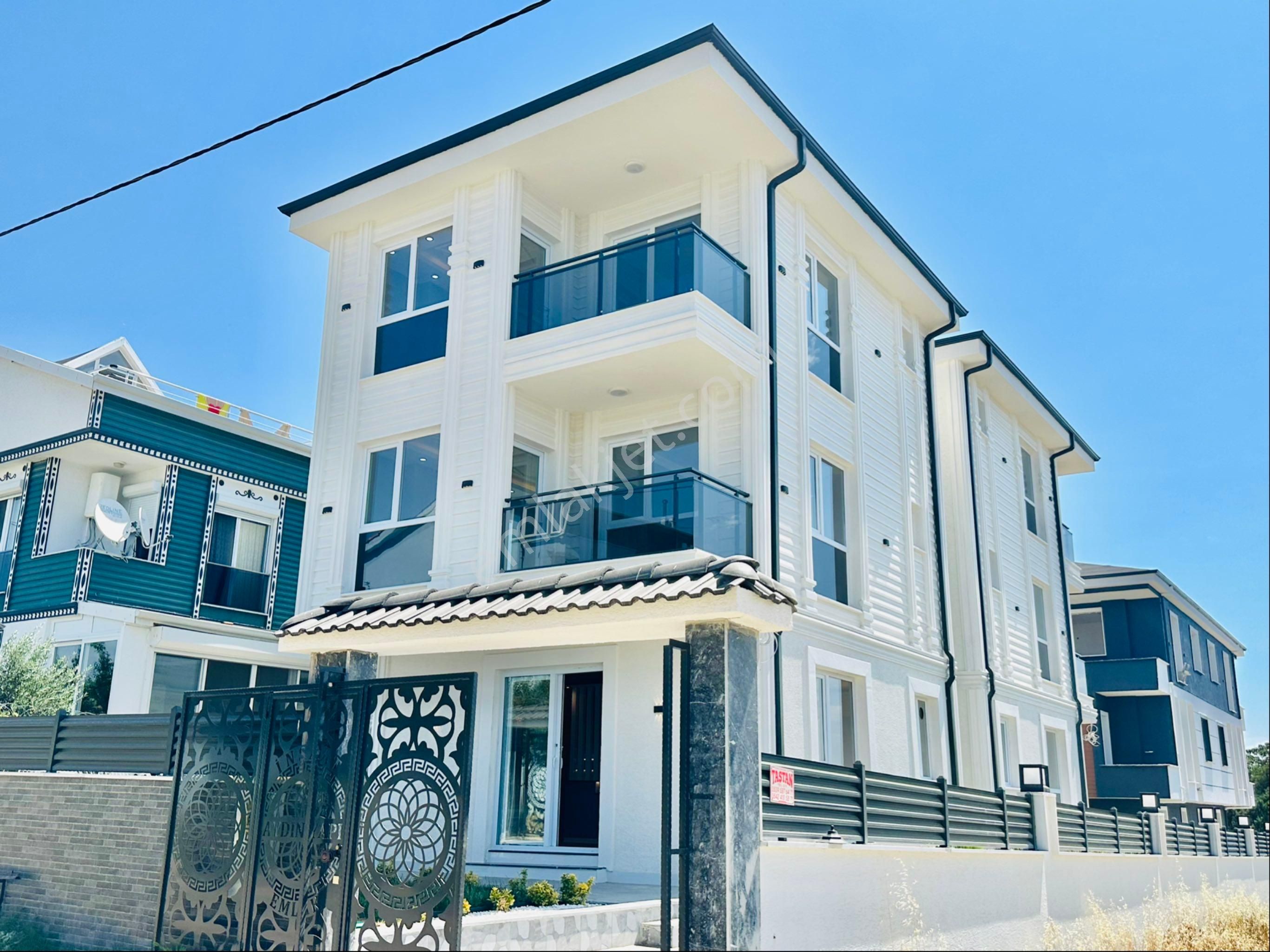 Demireller Emsali Olmayan Beyaz Şato Müstakil Bahceli Villa - Görsel 4