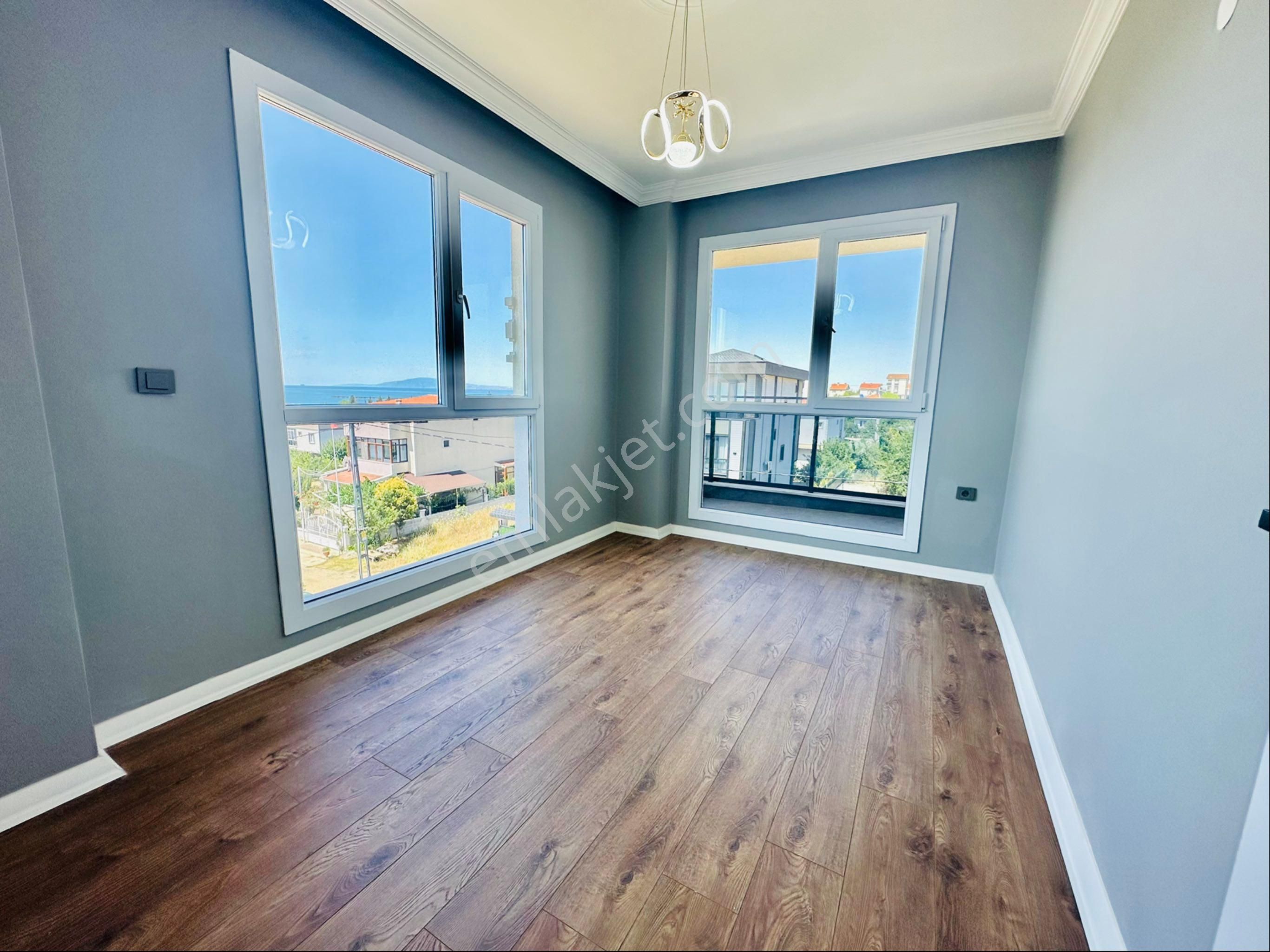 Demireller Emsali Olmayan Beyaz Şato Müstakil Bahceli Villa - Görsel 25